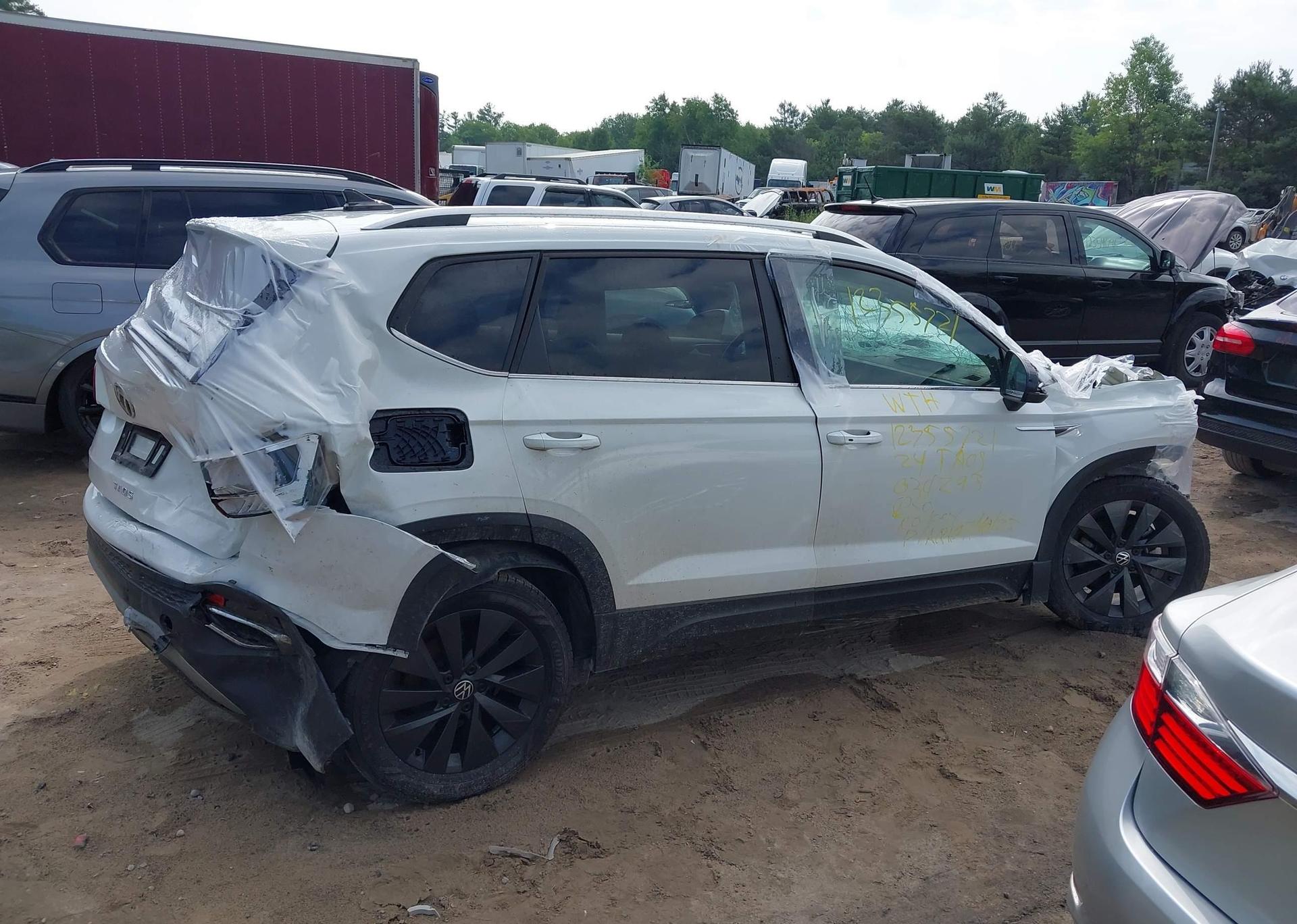 2024 VOLKSWAGEN TAOS SE