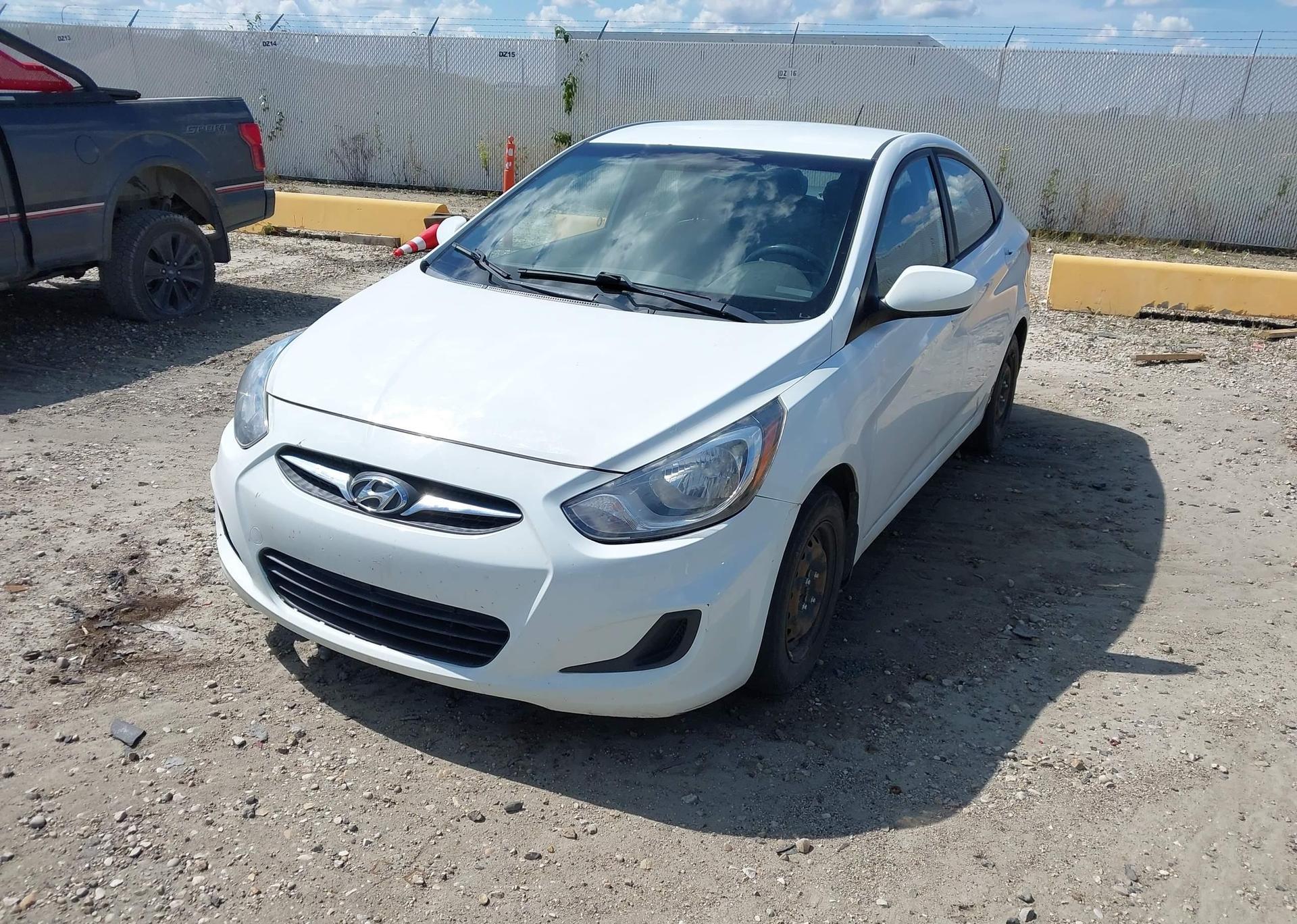 2012 HYUNDAI ACCENT GL