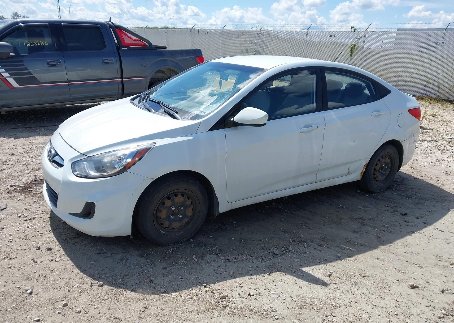 2012 HYUNDAI ACCENT GL