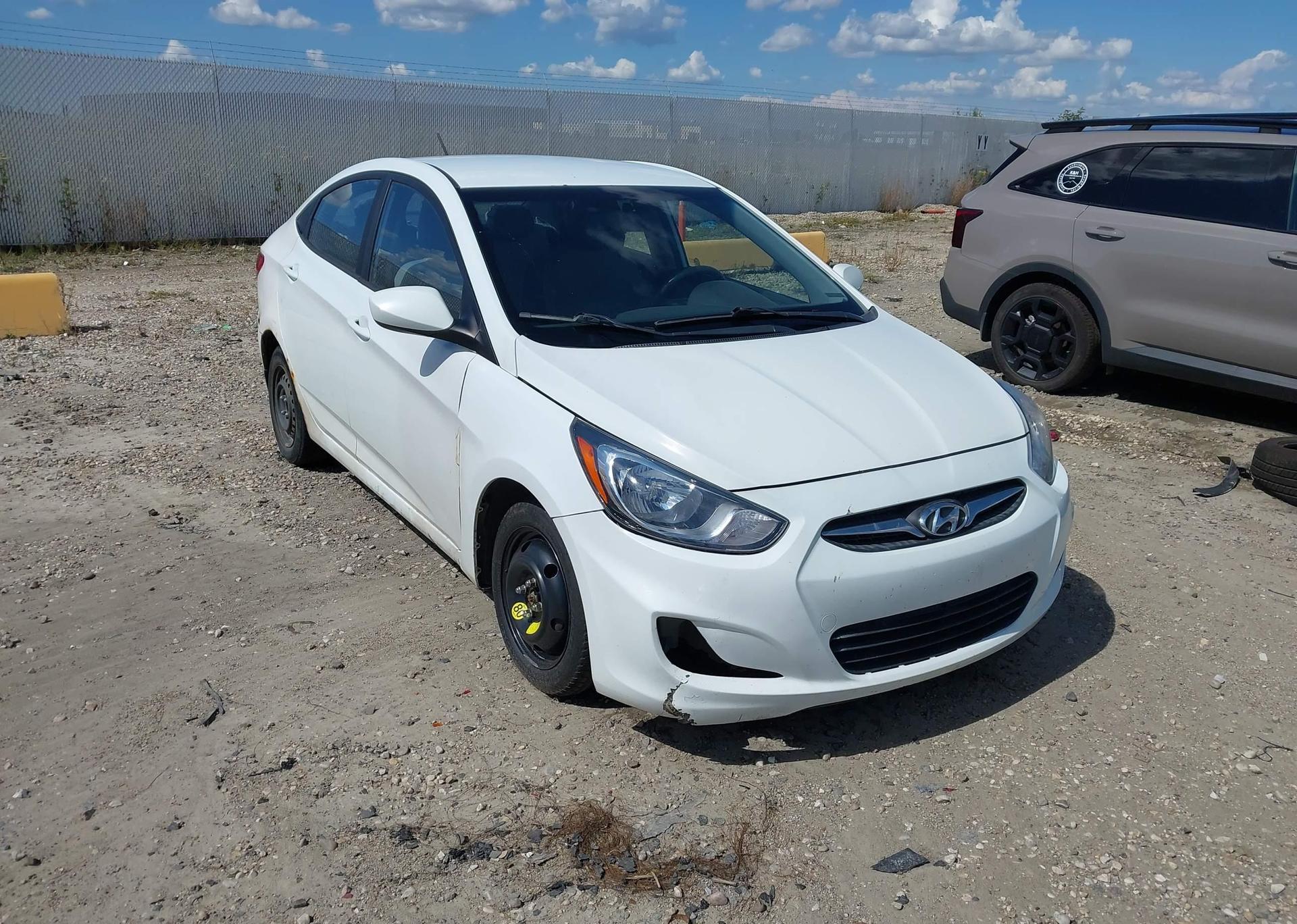 2012 HYUNDAI ACCENT GL