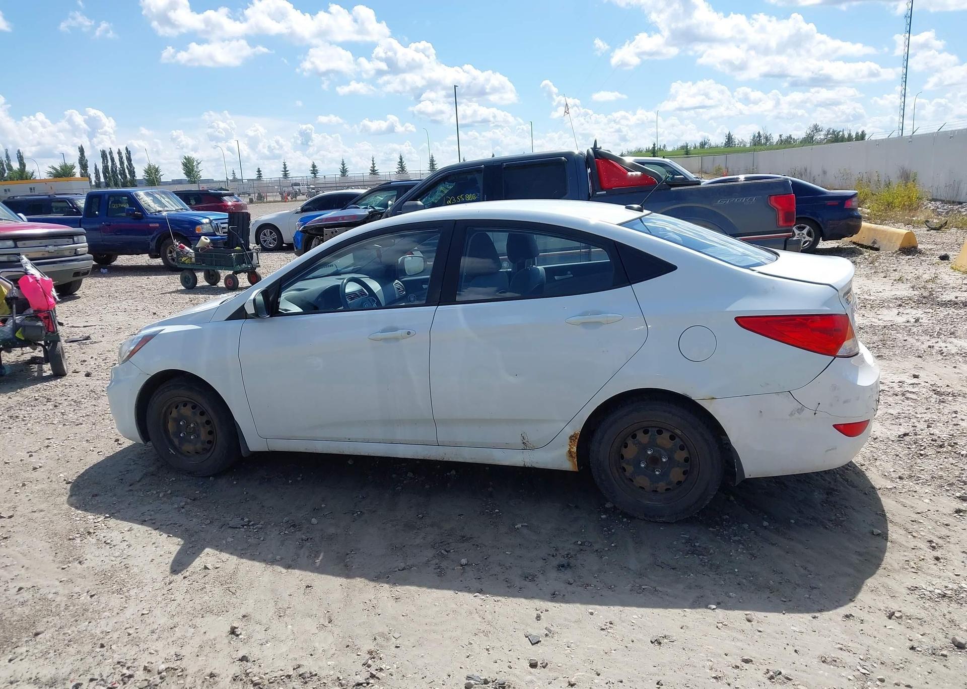 2012 HYUNDAI ACCENT GL