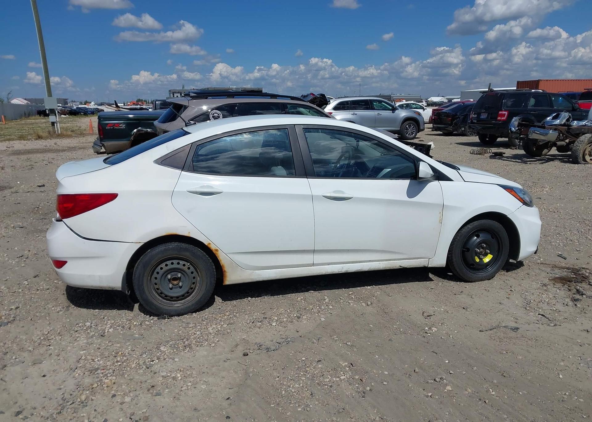 2012 HYUNDAI ACCENT GL