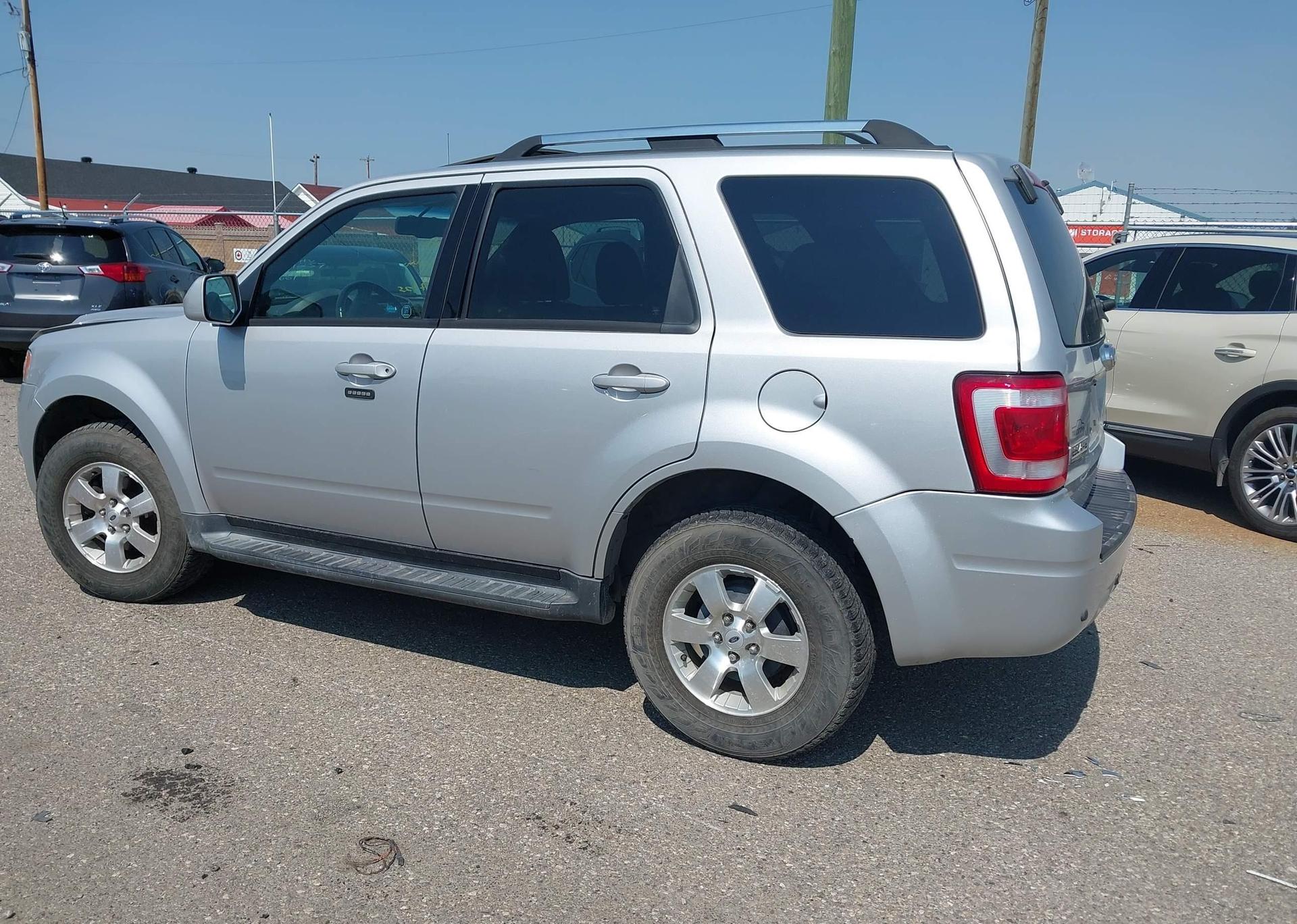 2009 FORD ESCAPE LIMITED