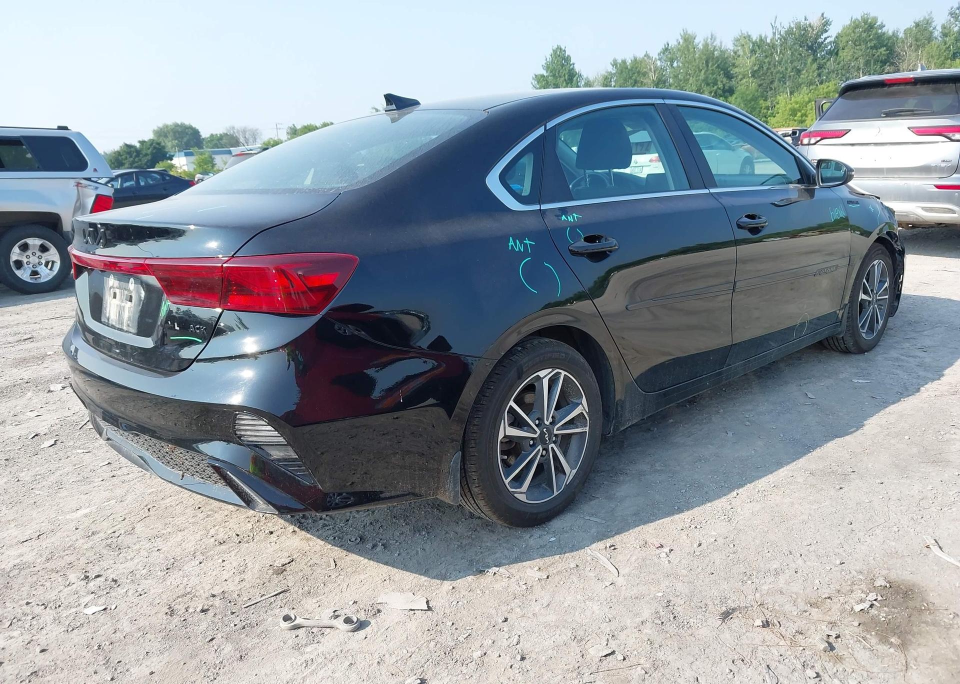 2023 KIA FORTE EX