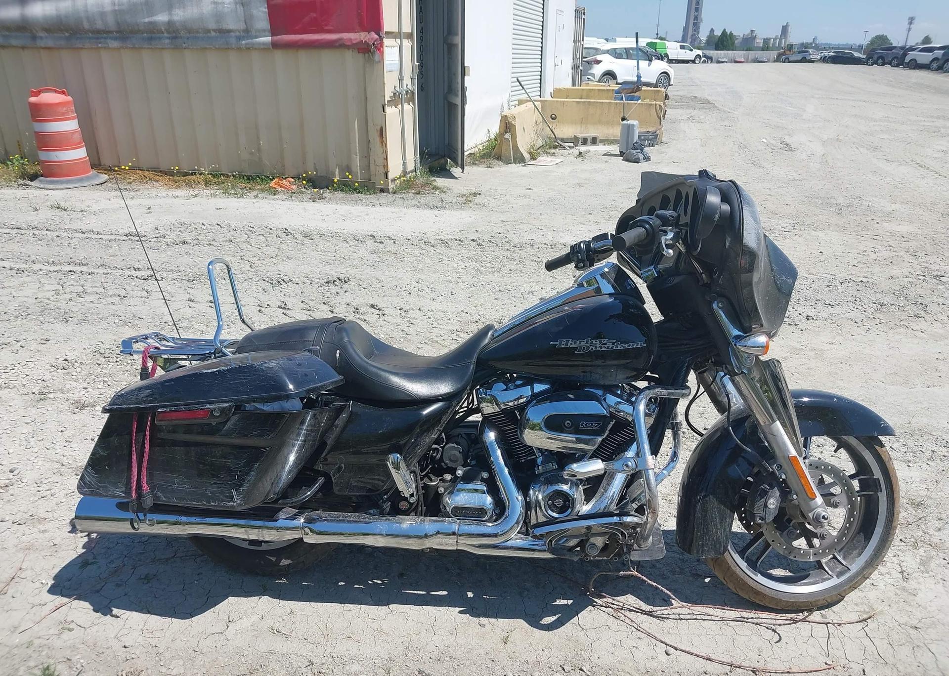 2018 HARLEY-DAVIDSON FLHX STREET GLIDE