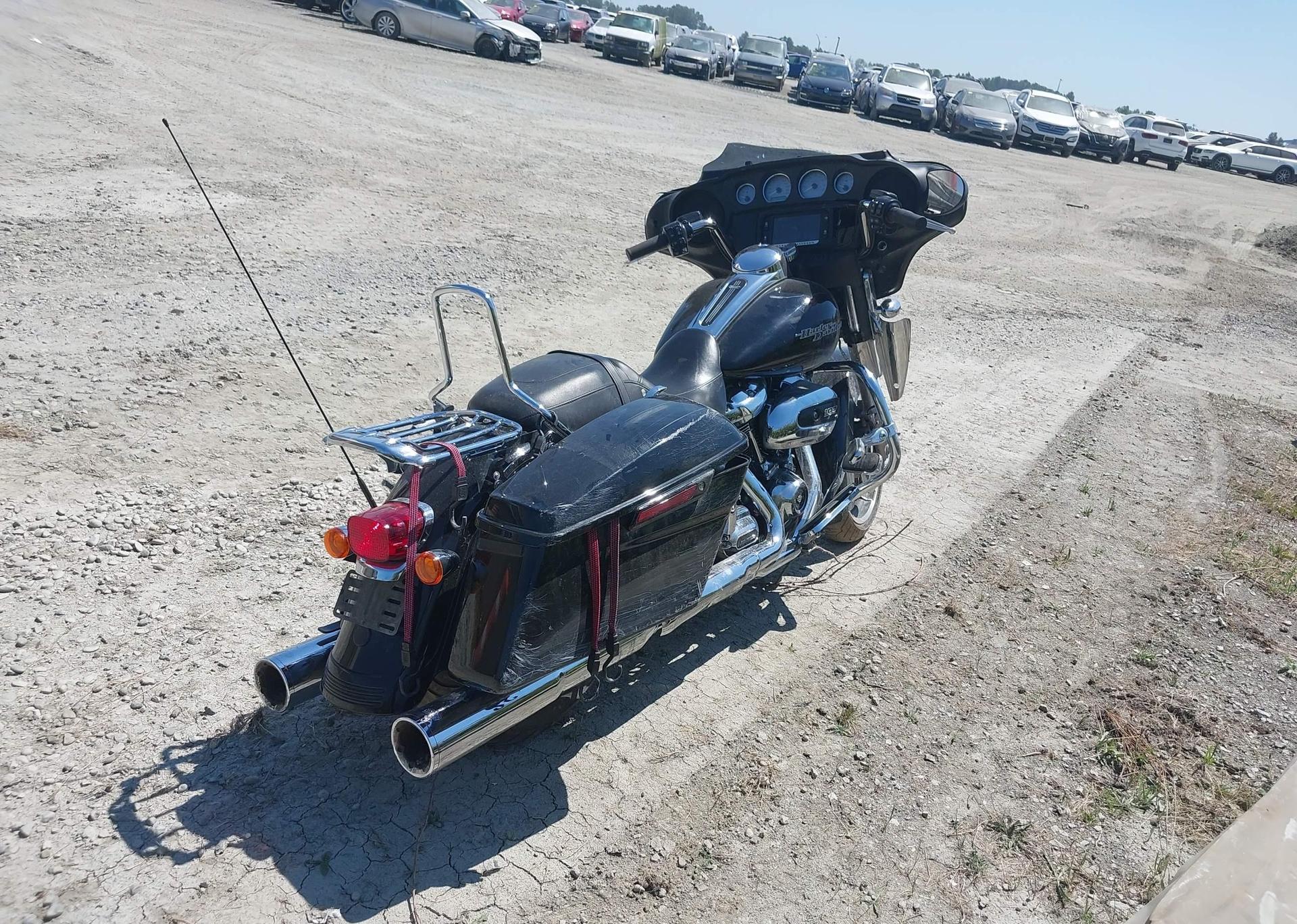 2018 HARLEY-DAVIDSON FLHX STREET GLIDE