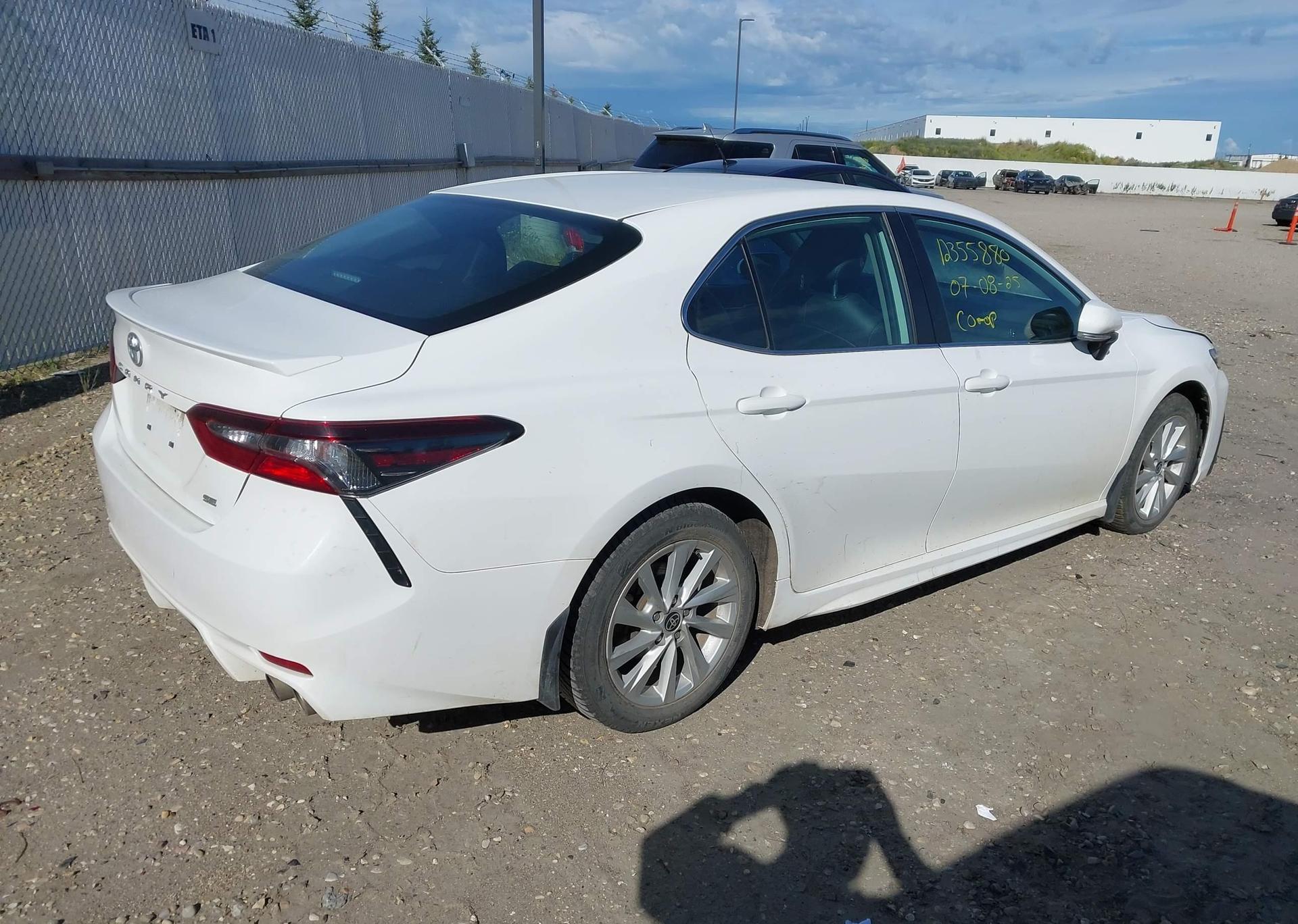 2022 TOYOTA CAMRY SE
