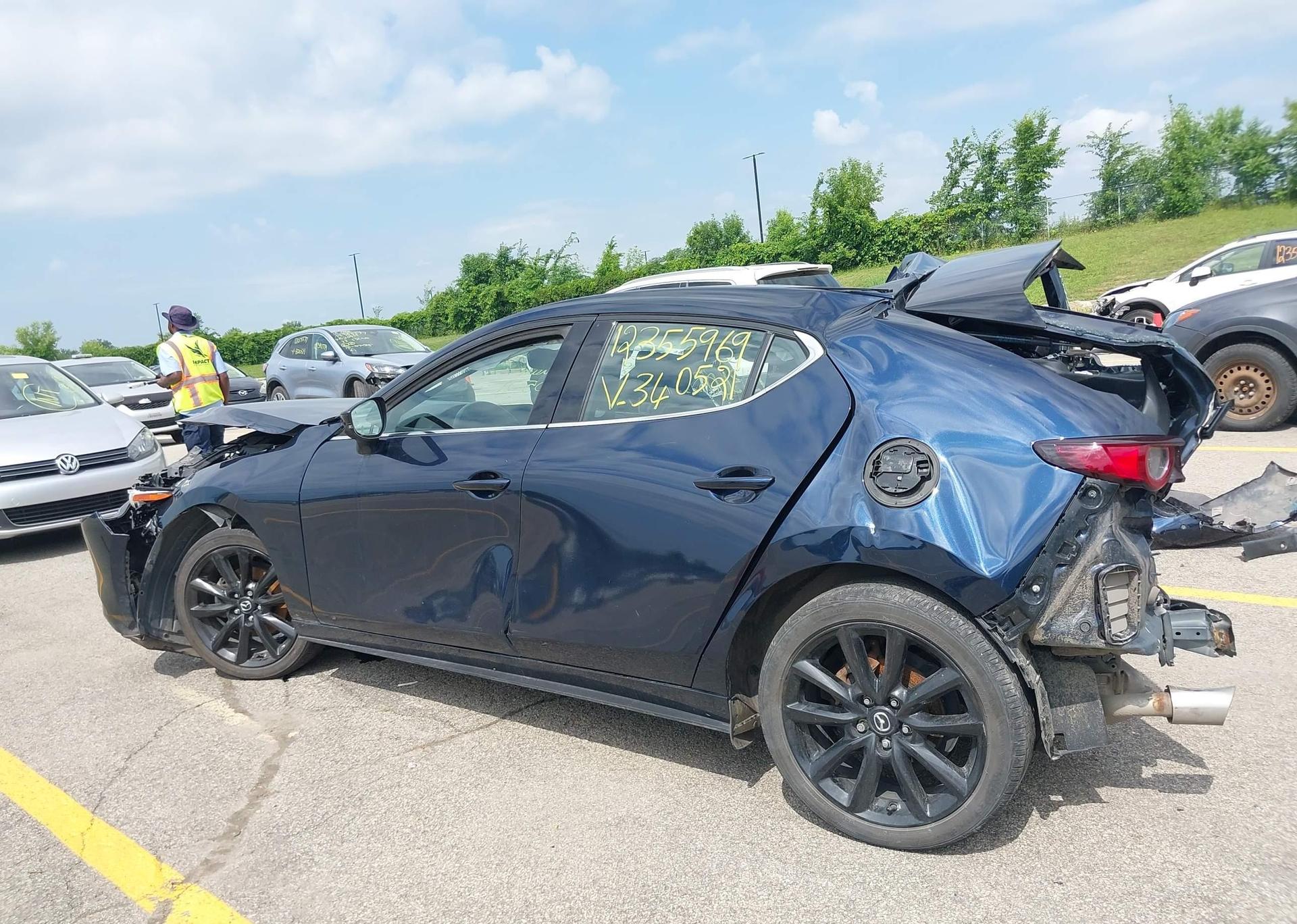 2021 MAZDA 3 PREMIUM