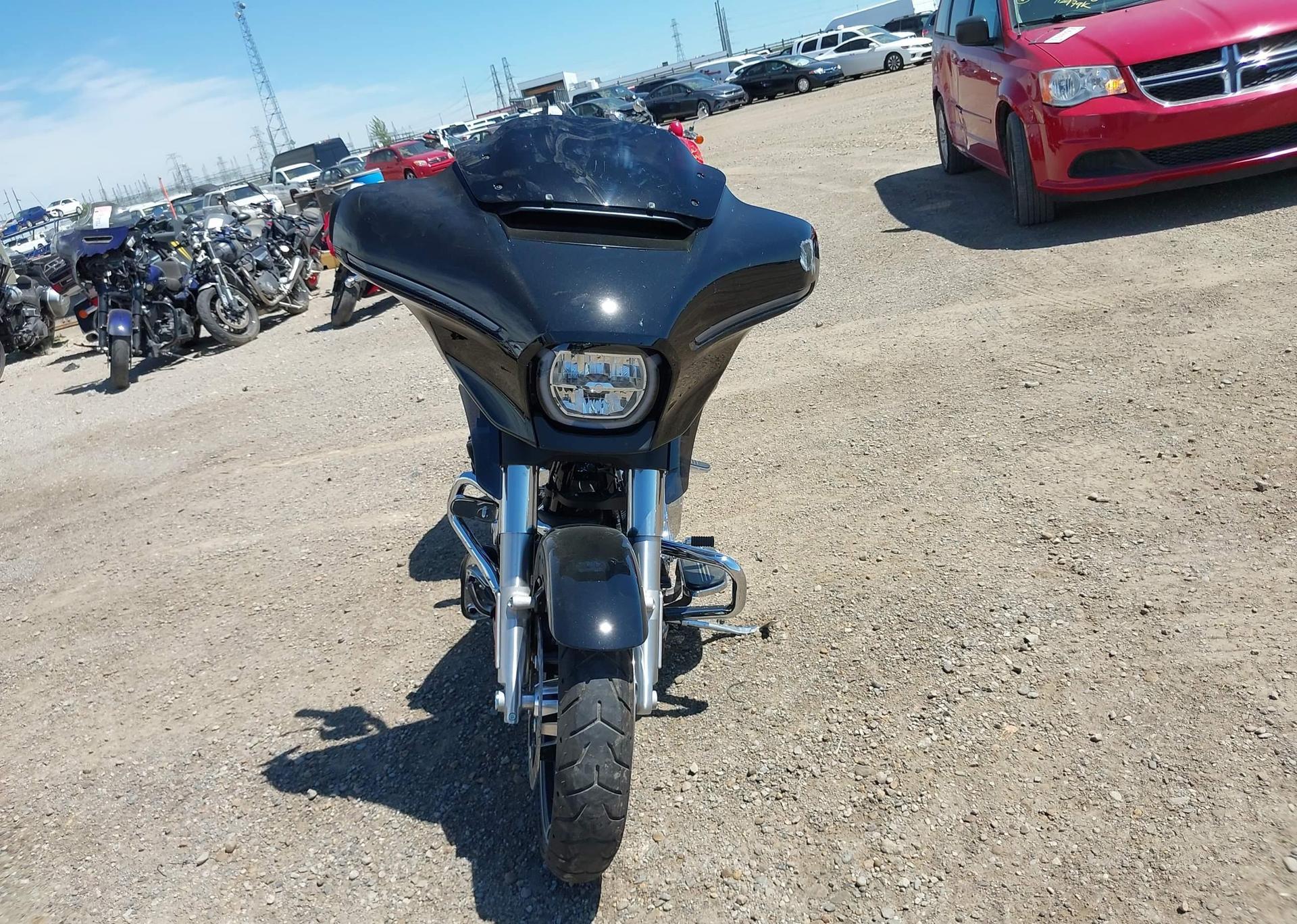 2025 HARLEY-DAVIDSON FLHX