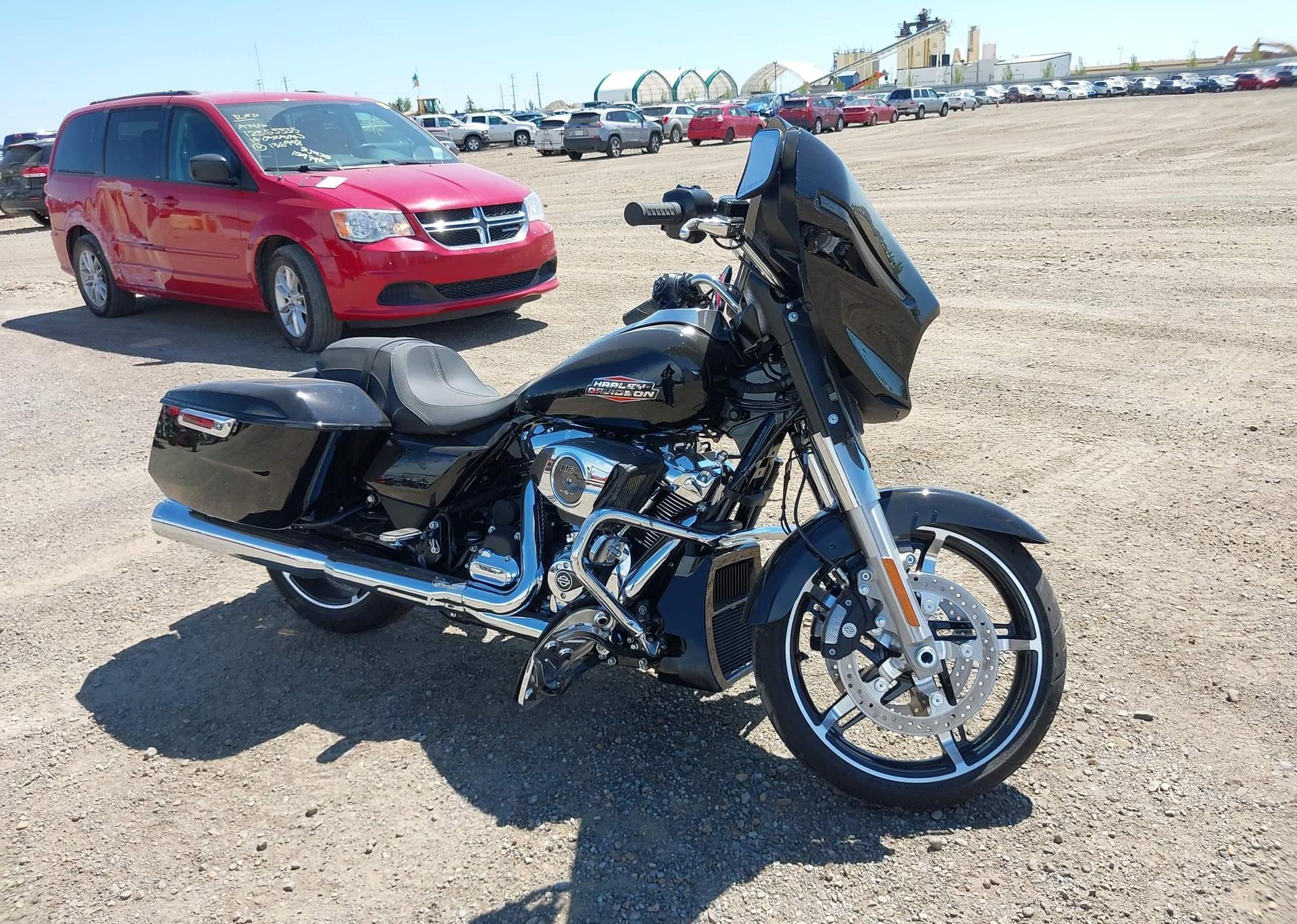 2025 HARLEY-DAVIDSON FLHX