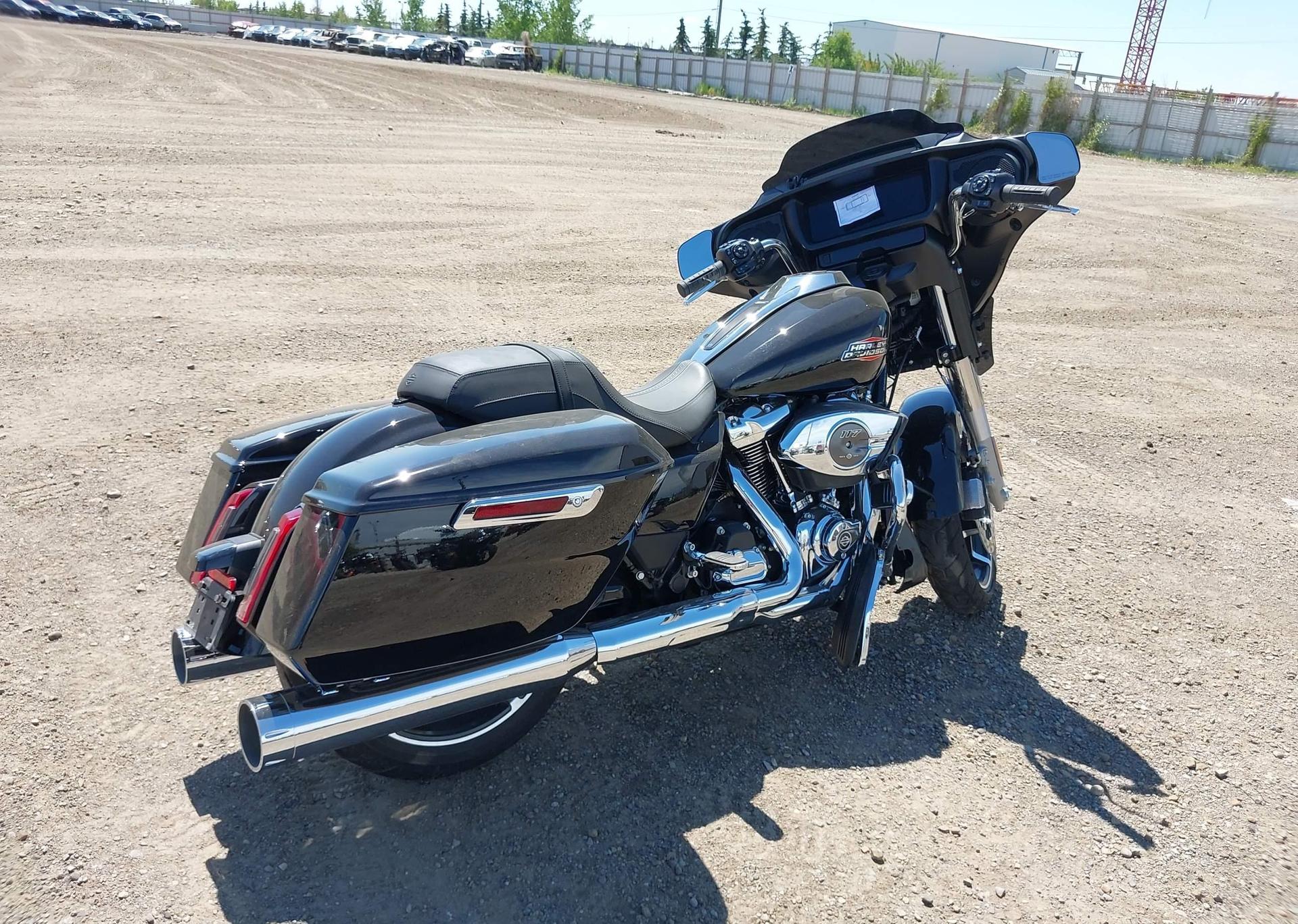 2025 HARLEY-DAVIDSON FLHX