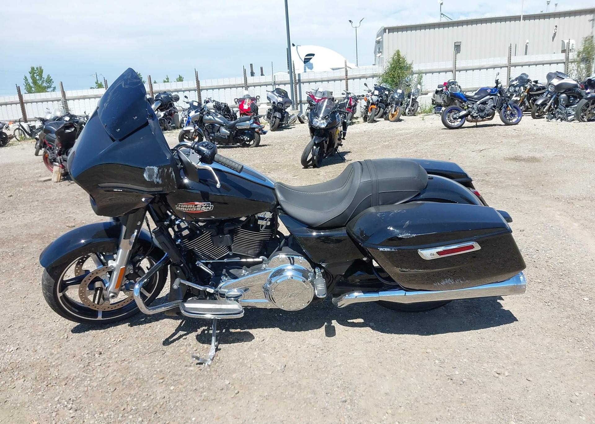 2025 HARLEY-DAVIDSON FLHX