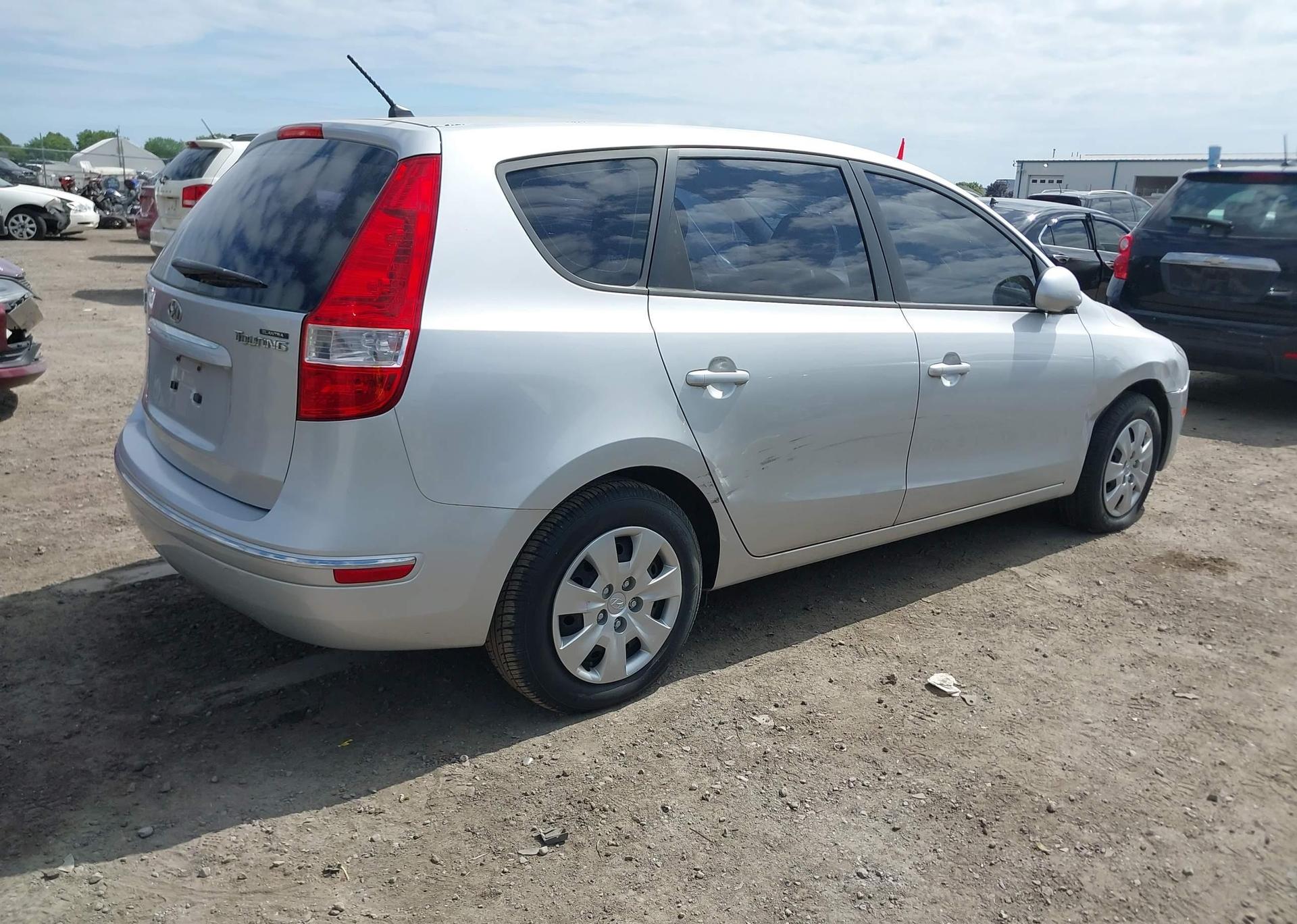 2011 HYUNDAI ELANTRA TOURING GLS