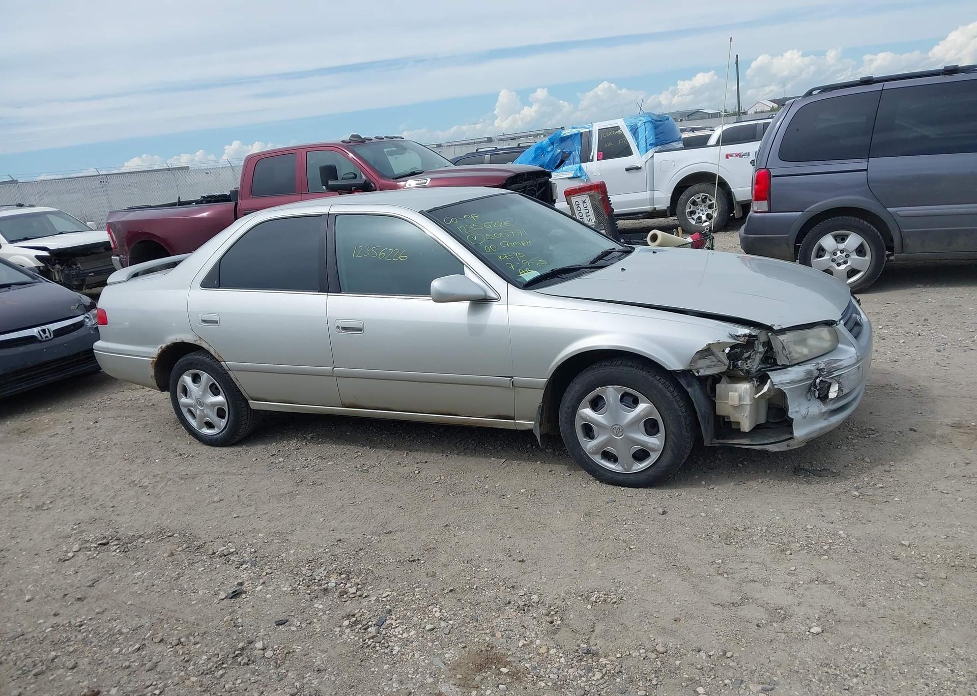 2000 TOYOTA CAMRY CE