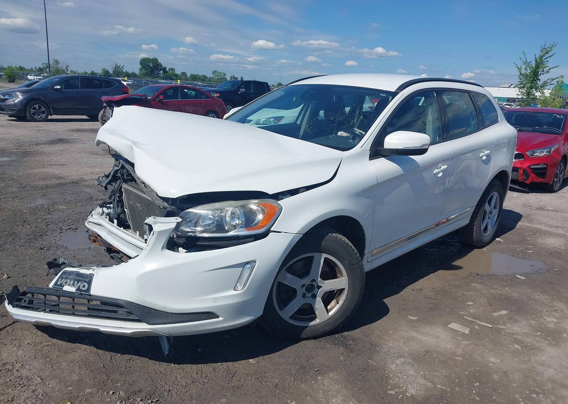 2015 VOLVO XC60 T5