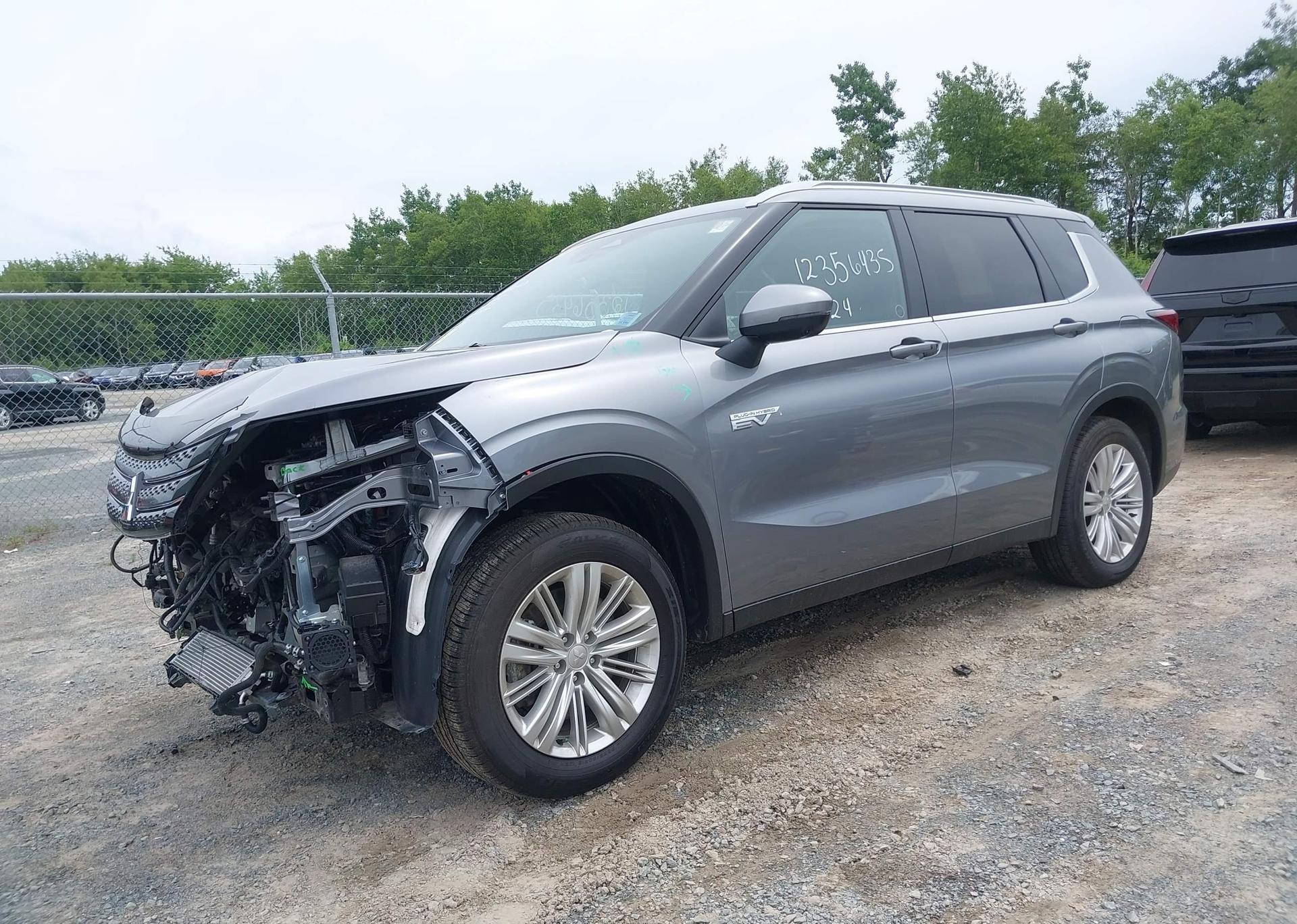 2024 MITSUBISHI OUTLANDER SE