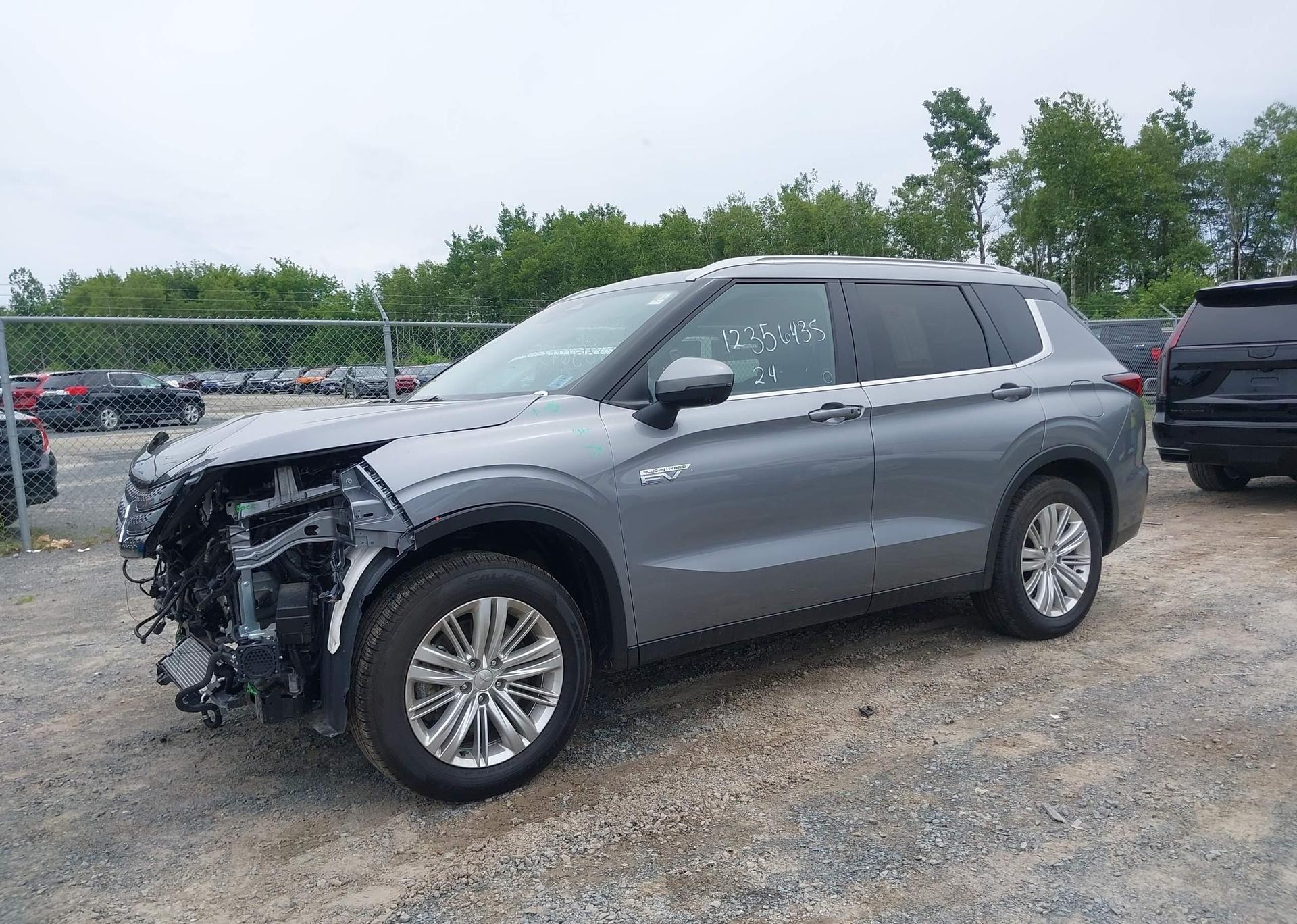2024 MITSUBISHI OUTLANDER SE