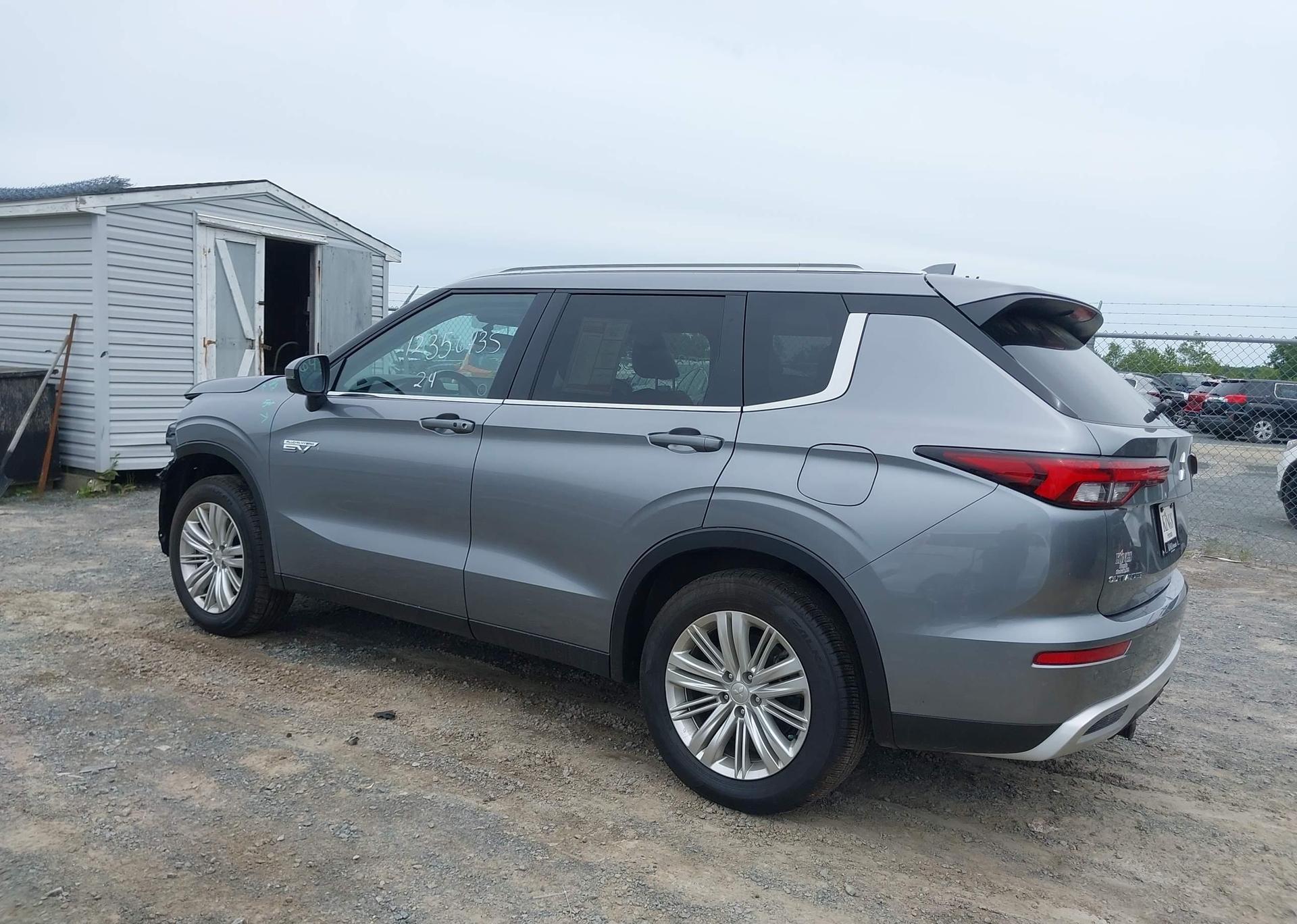 2024 MITSUBISHI OUTLANDER SE