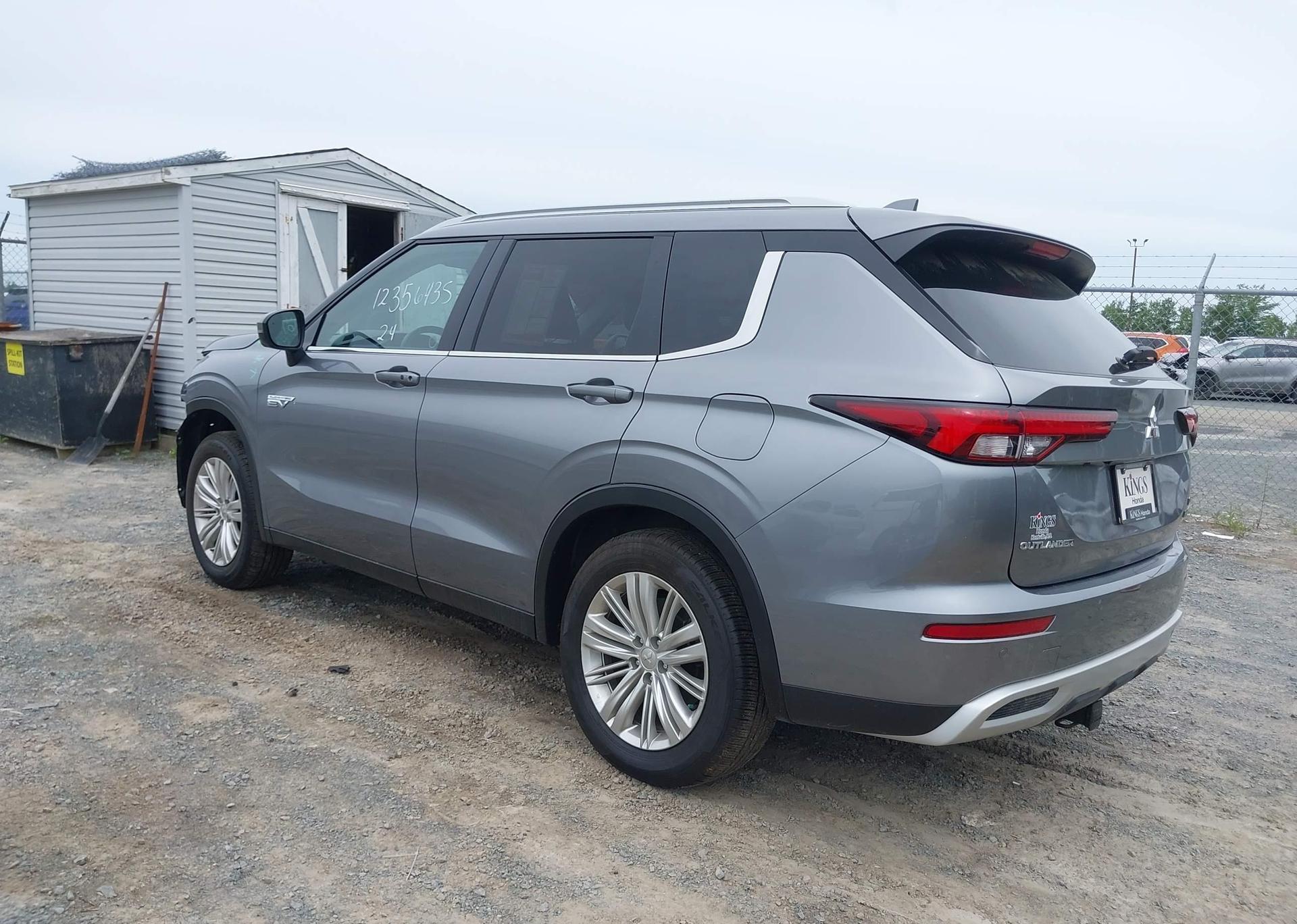 2024 MITSUBISHI OUTLANDER SE