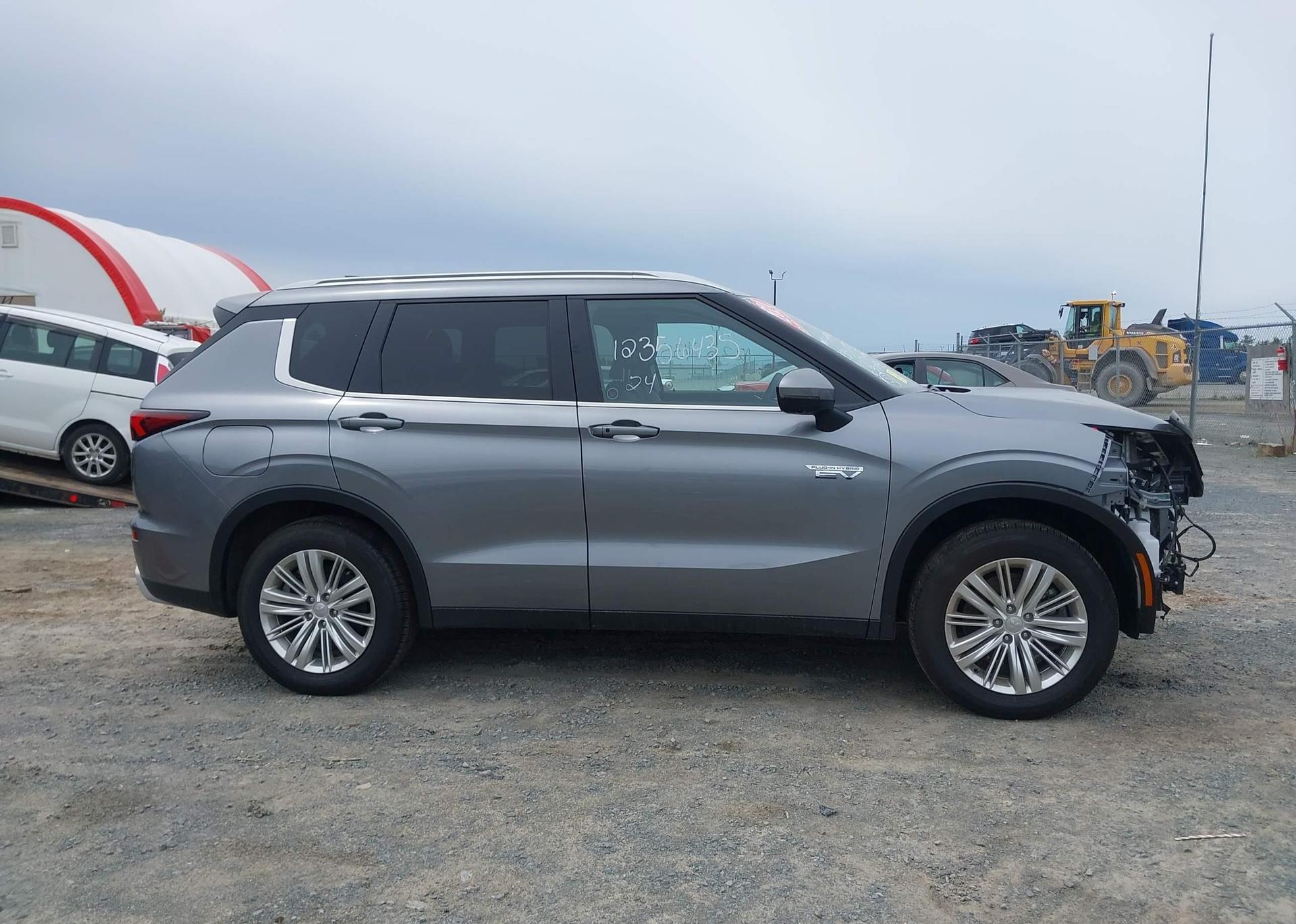 2024 MITSUBISHI OUTLANDER SE