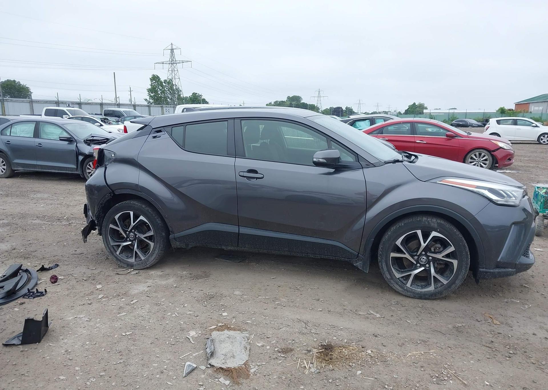 2021 TOYOTA C-HR XLE