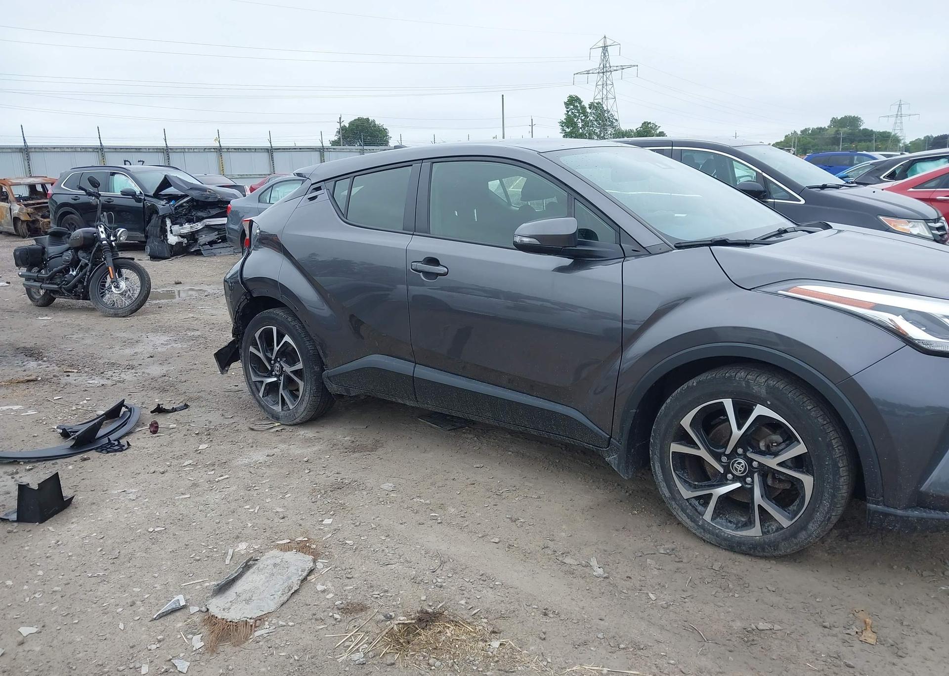 2021 TOYOTA C-HR XLE