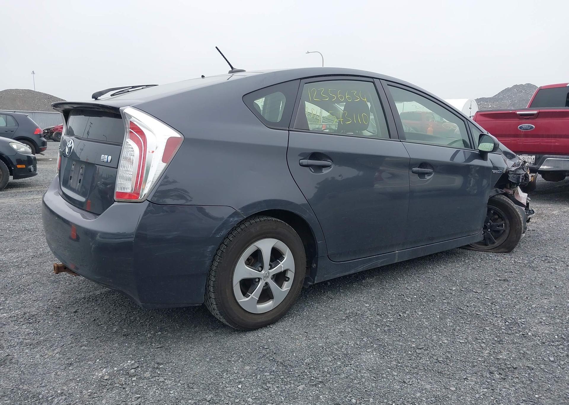2013 TOYOTA PRIUS