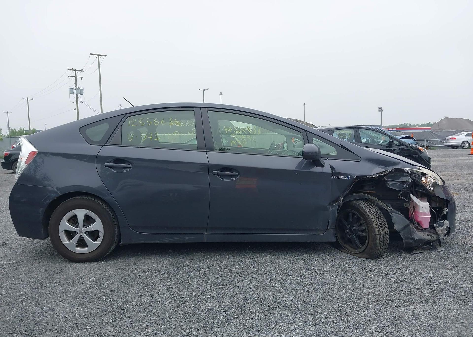2013 TOYOTA PRIUS