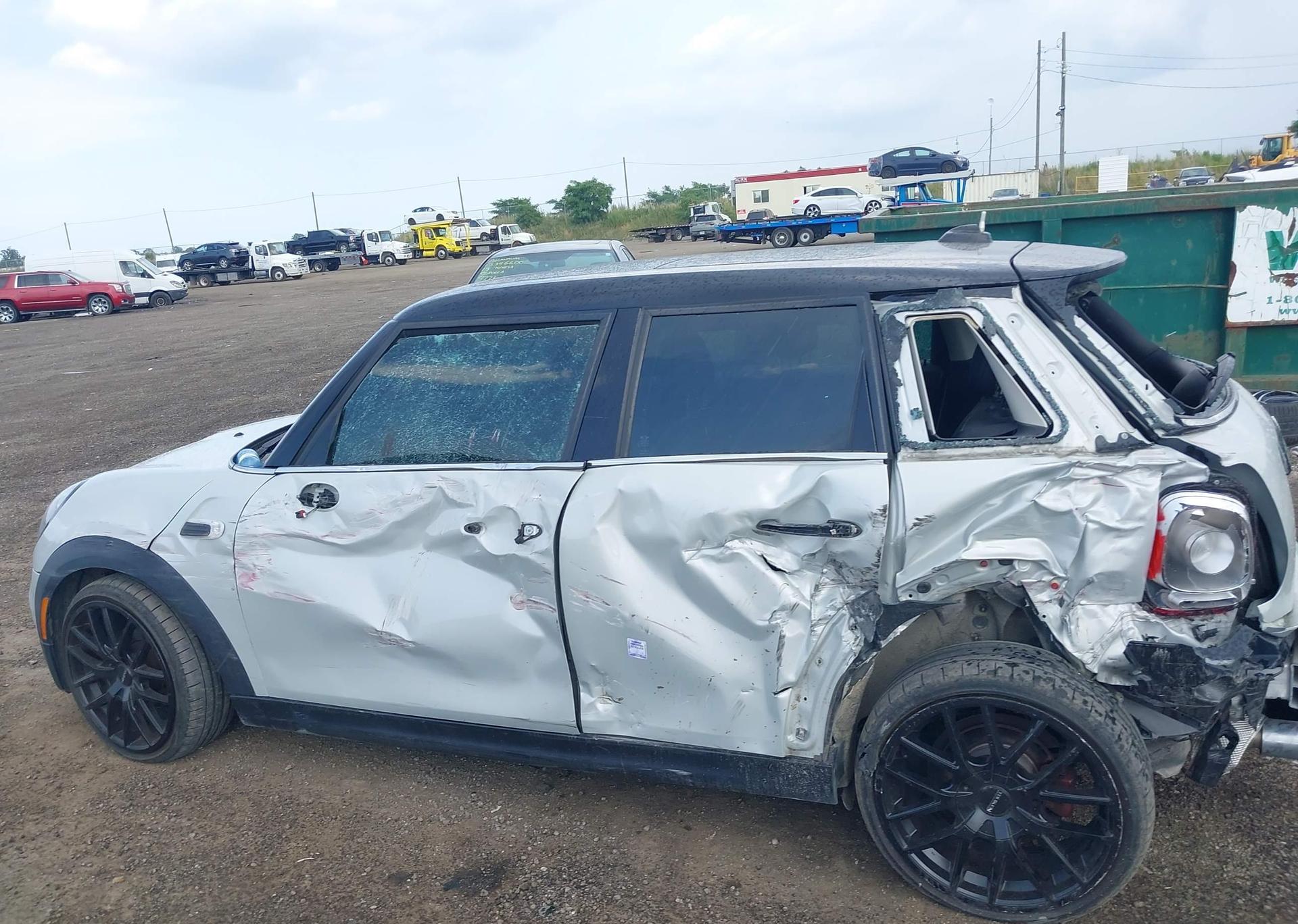 2017 MINI 5 DOOR COOPER