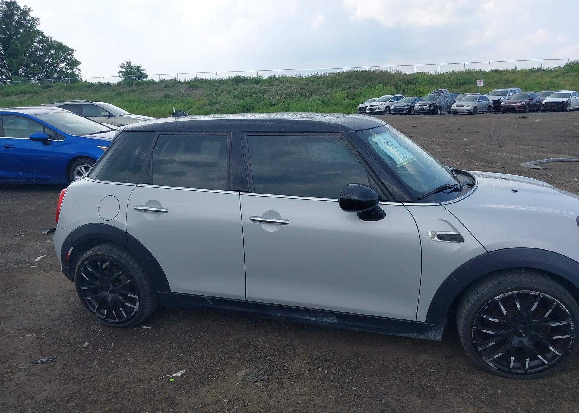 2017 MINI 5 DOOR COOPER