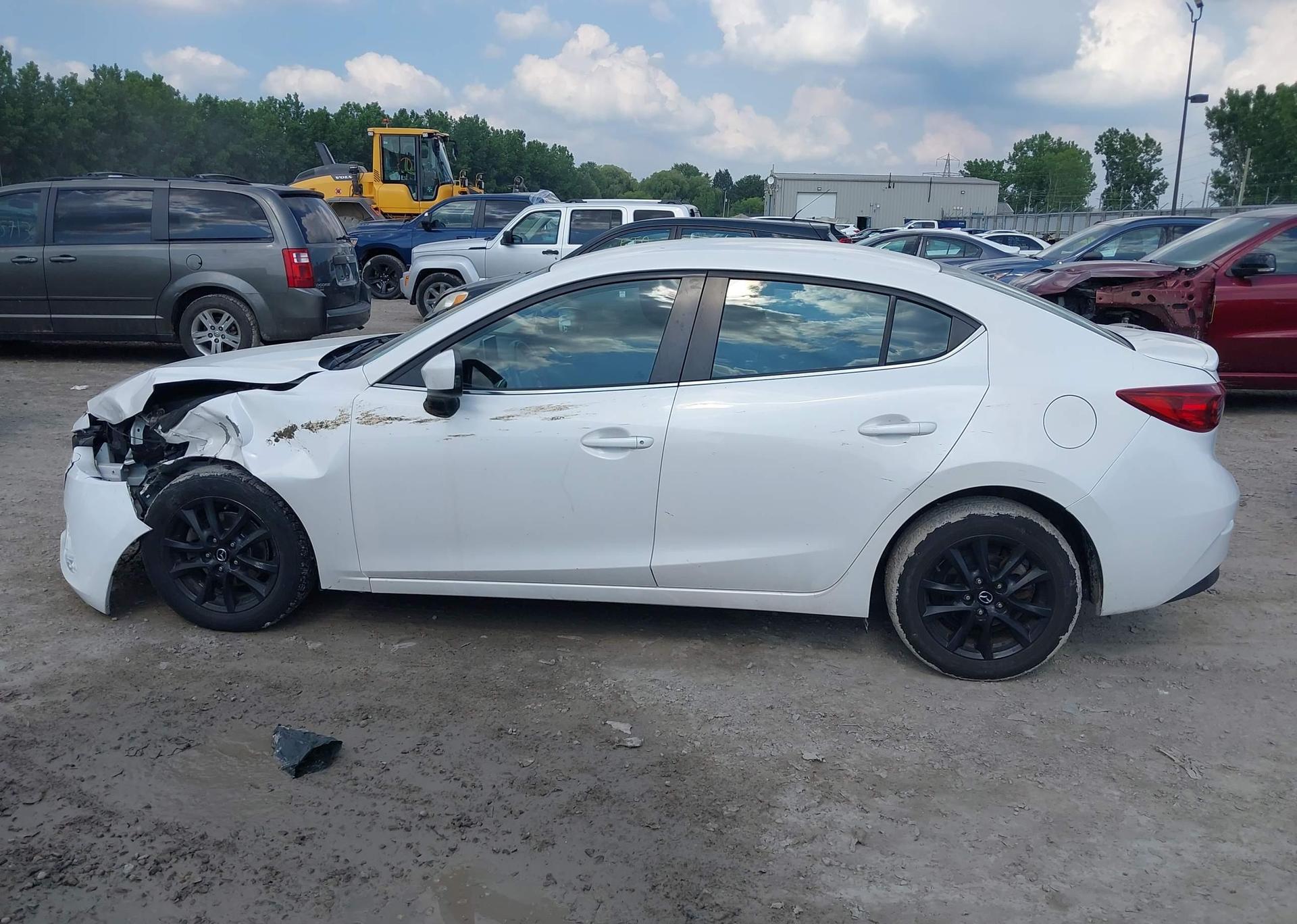 2014 MAZDA MAZDA3