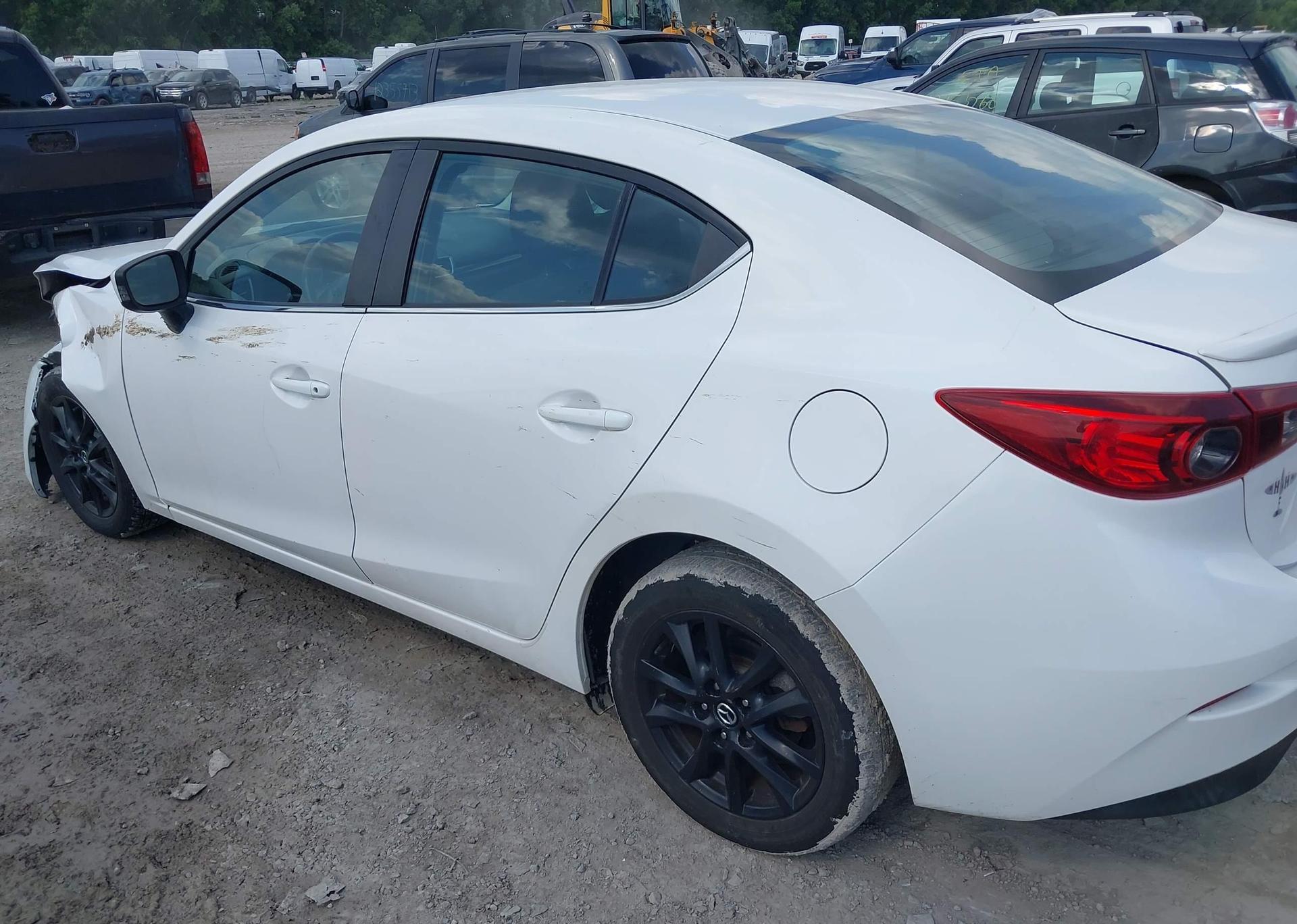 2014 MAZDA MAZDA3
