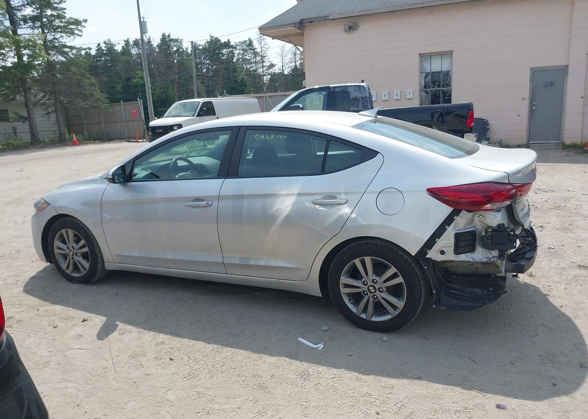 2017 HYUNDAI ELANTRA SE
