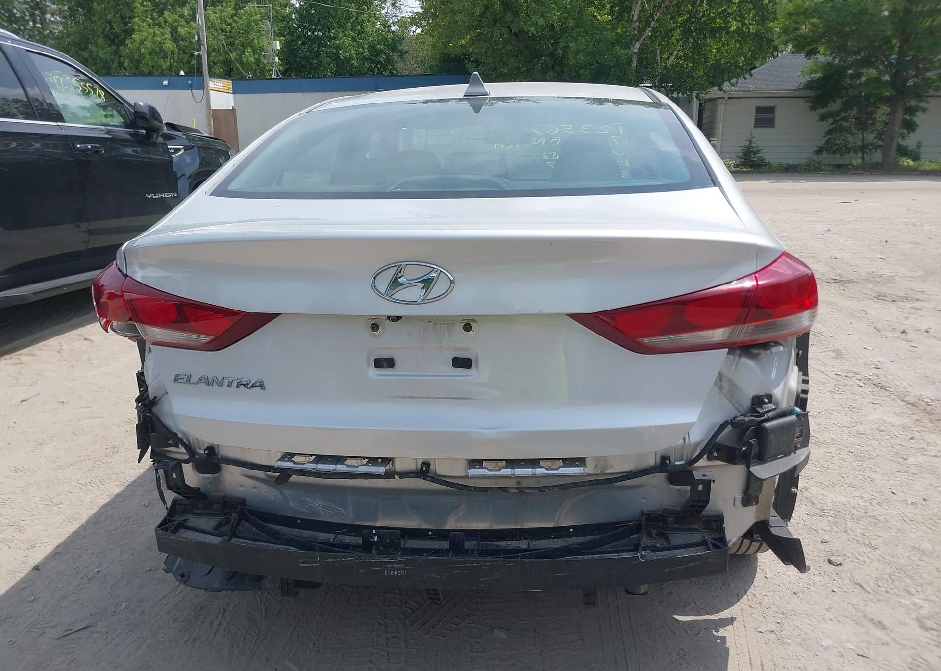 2017 HYUNDAI ELANTRA SE