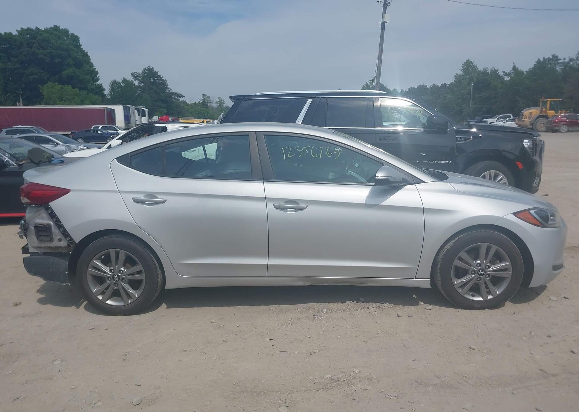 2017 HYUNDAI ELANTRA SE