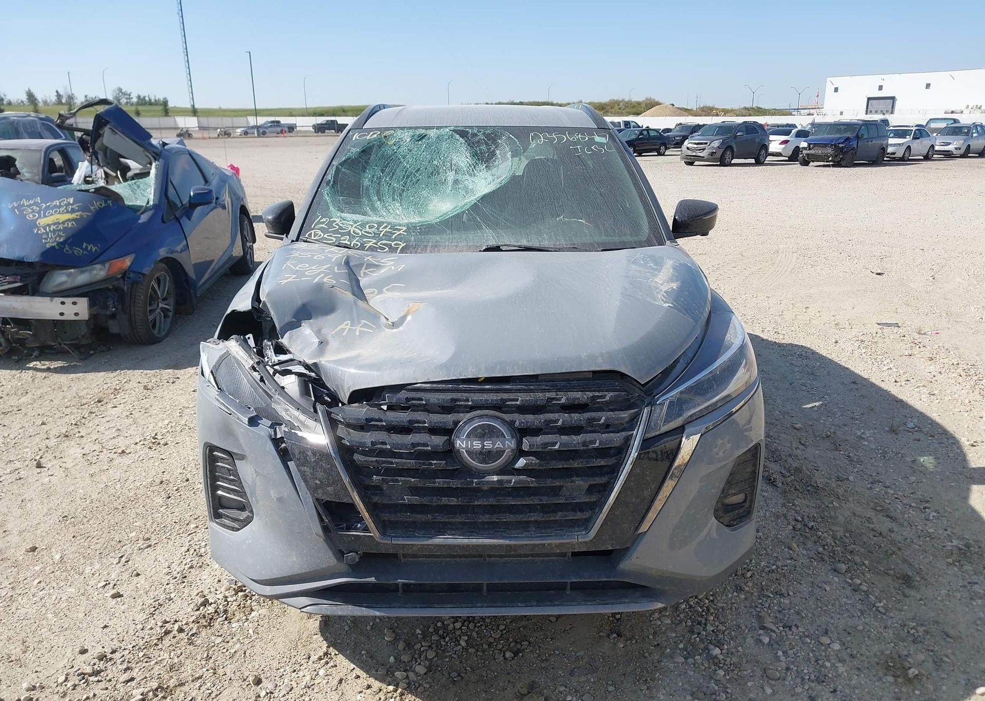 2022 NISSAN KICKS SR