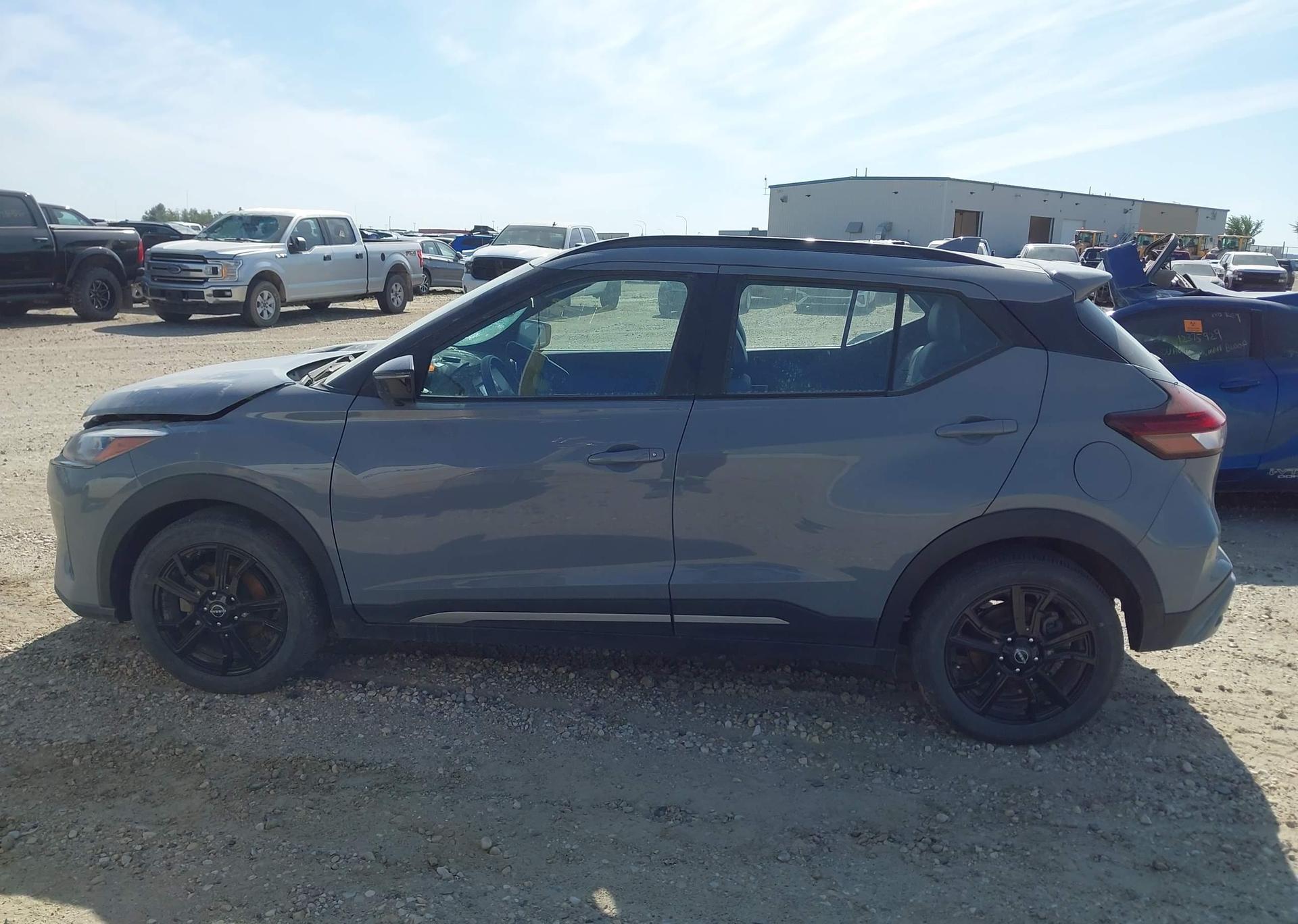 2022 NISSAN KICKS SR