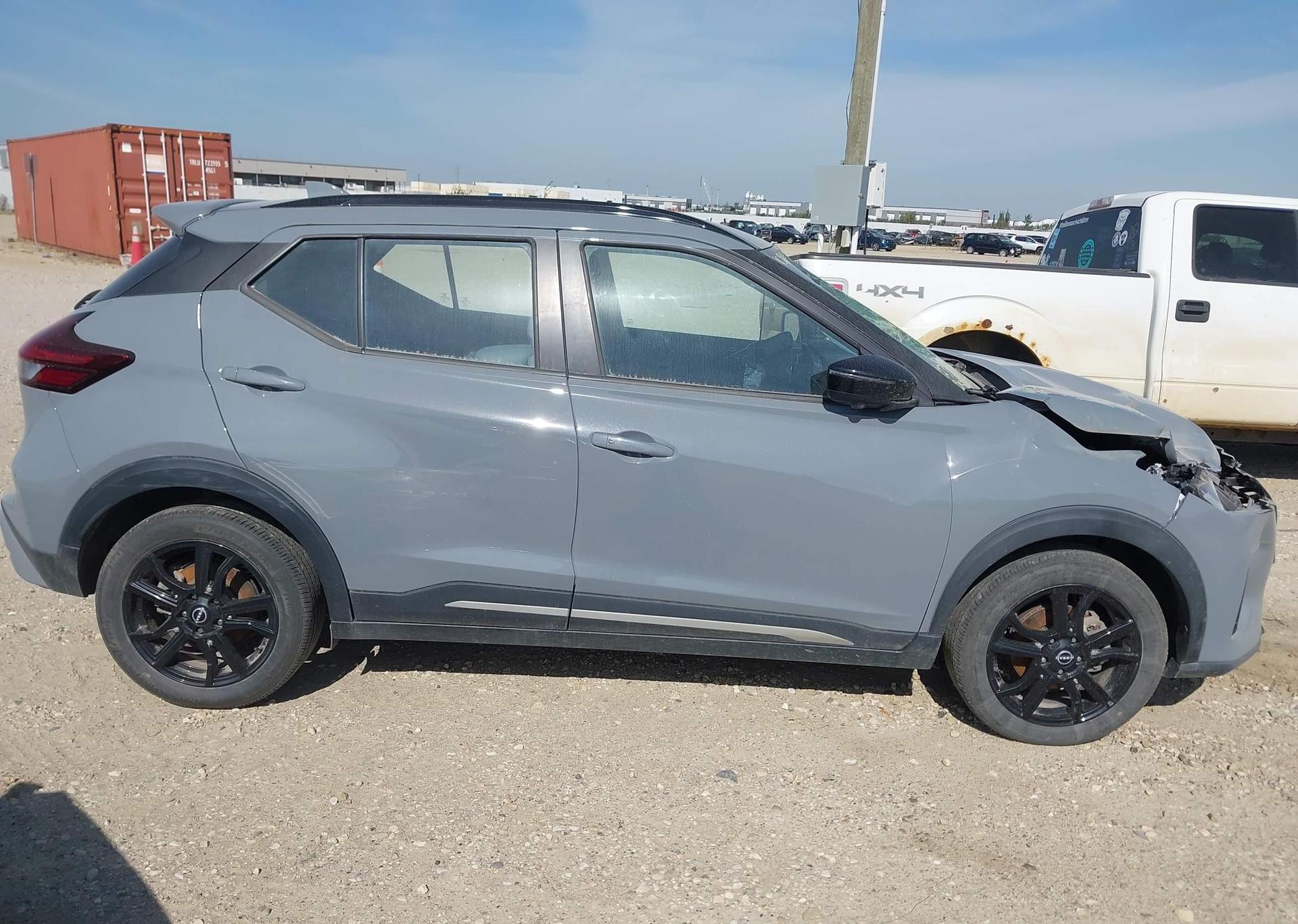 2022 NISSAN KICKS SR