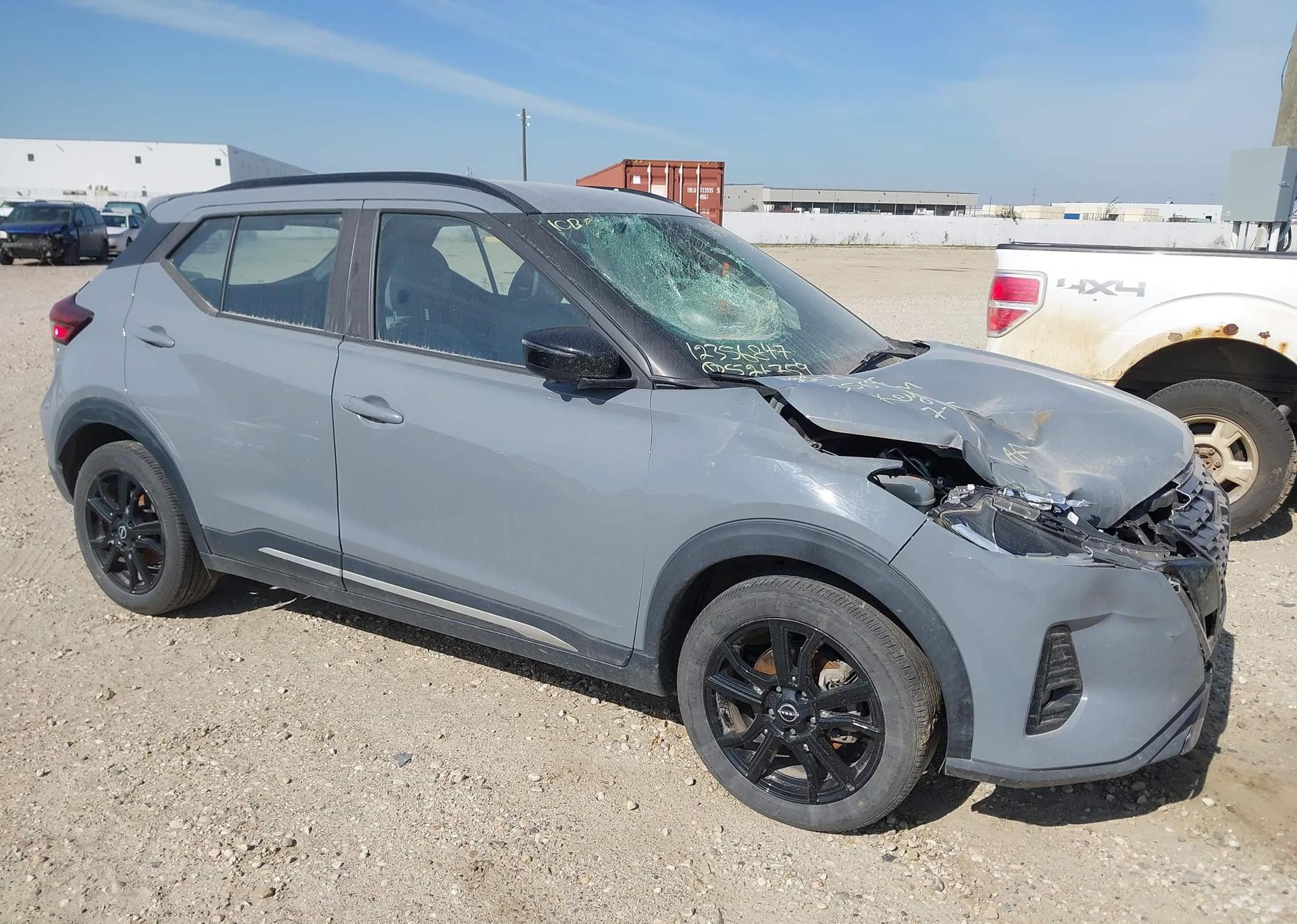 2022 NISSAN KICKS SR