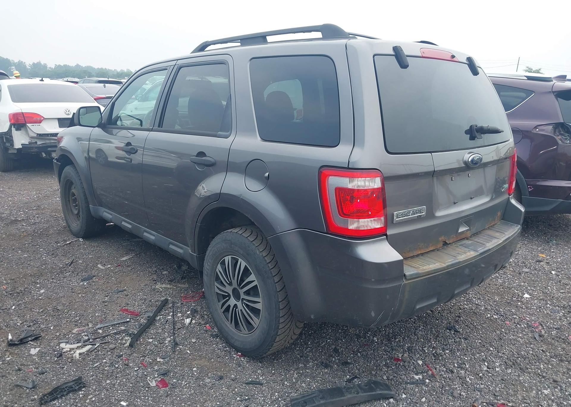 2011 FORD ESCAPE XLT