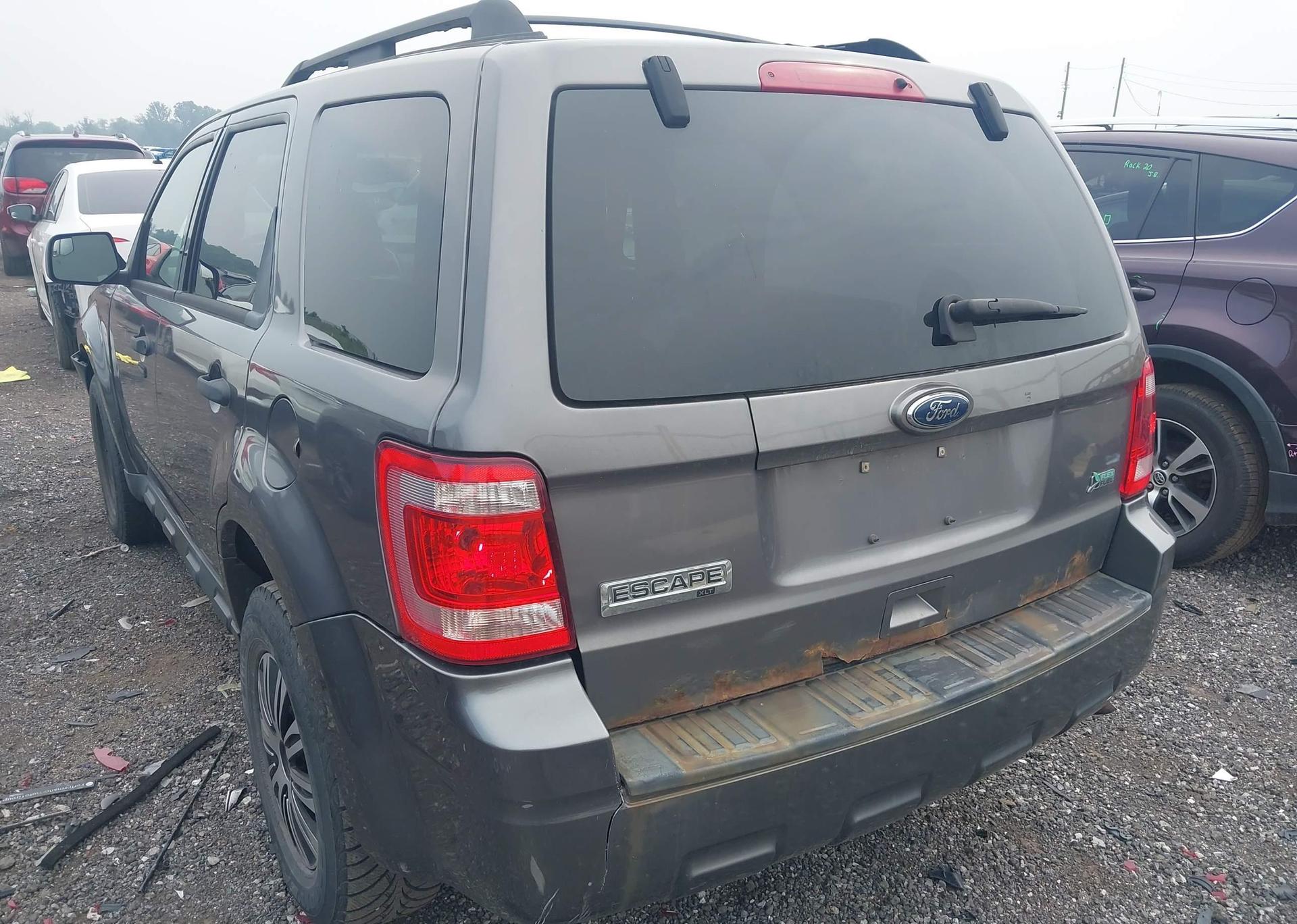 2011 FORD ESCAPE XLT