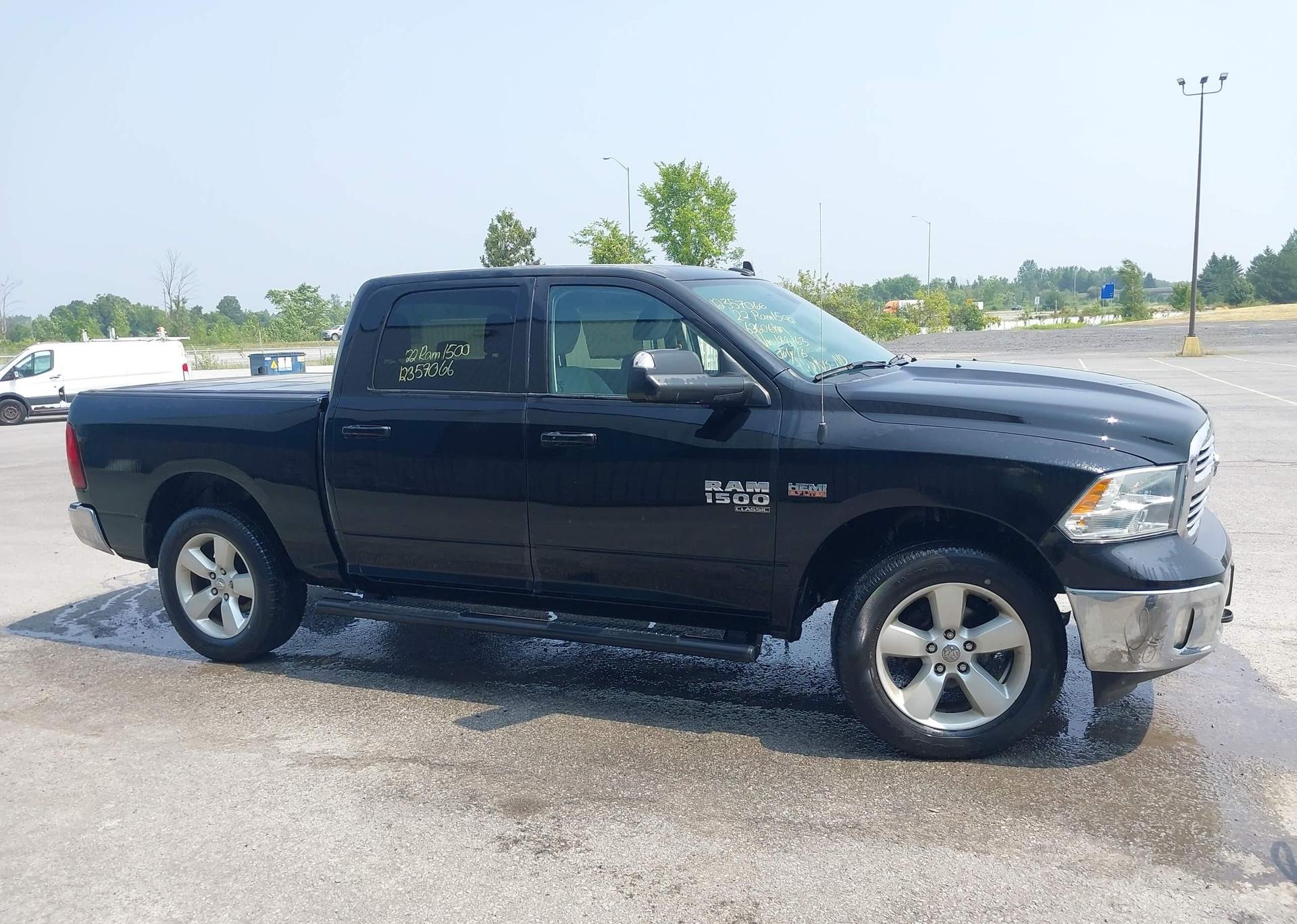 2022 RAM 1500 CLASSIC SLT