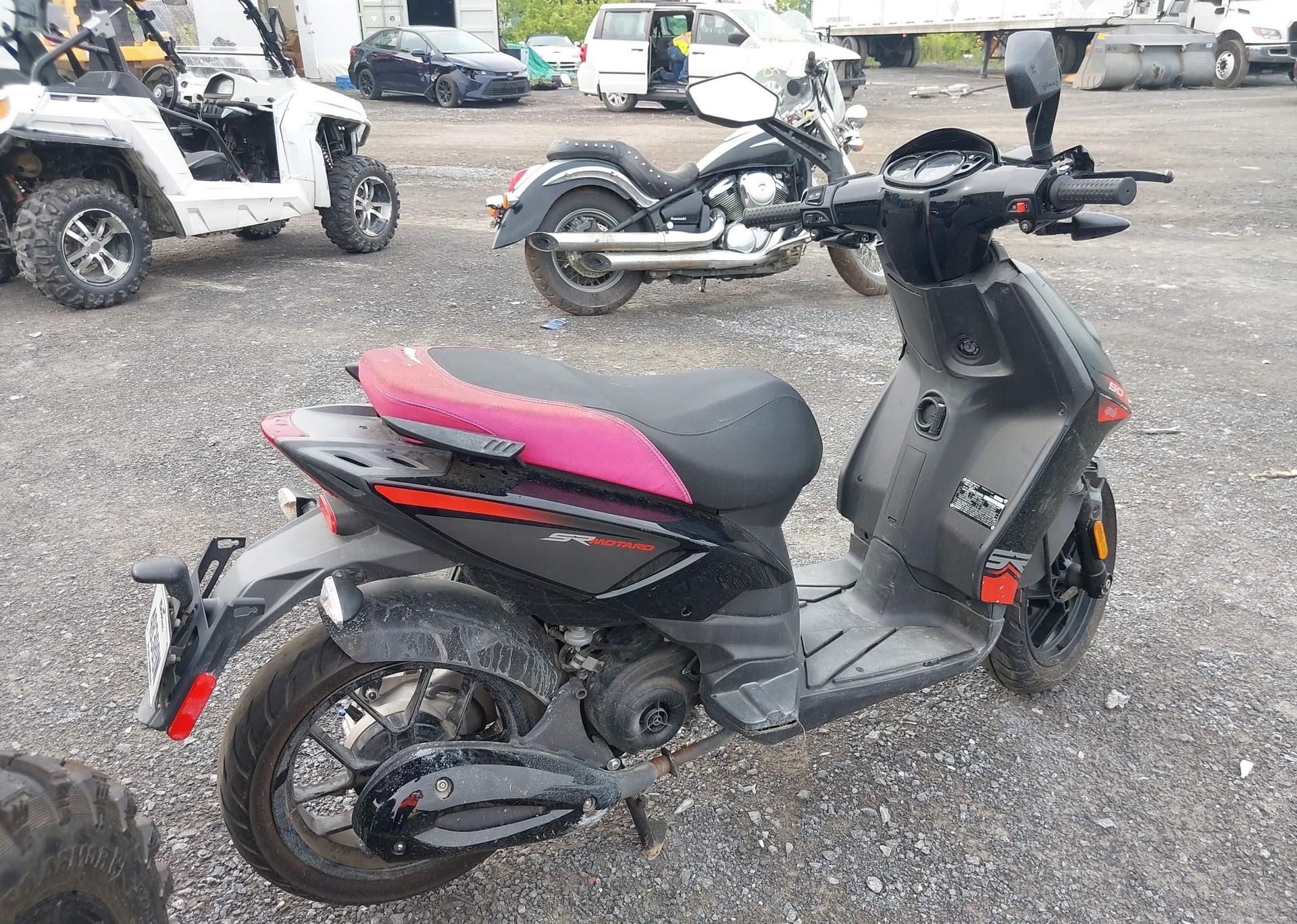 2022 APRILIA SR MOTARD 50