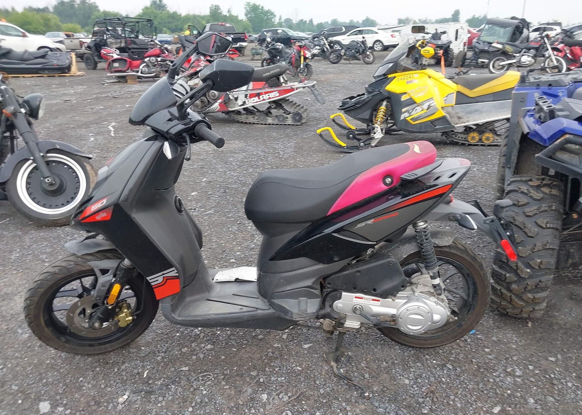 2022 APRILIA SR MOTARD 50