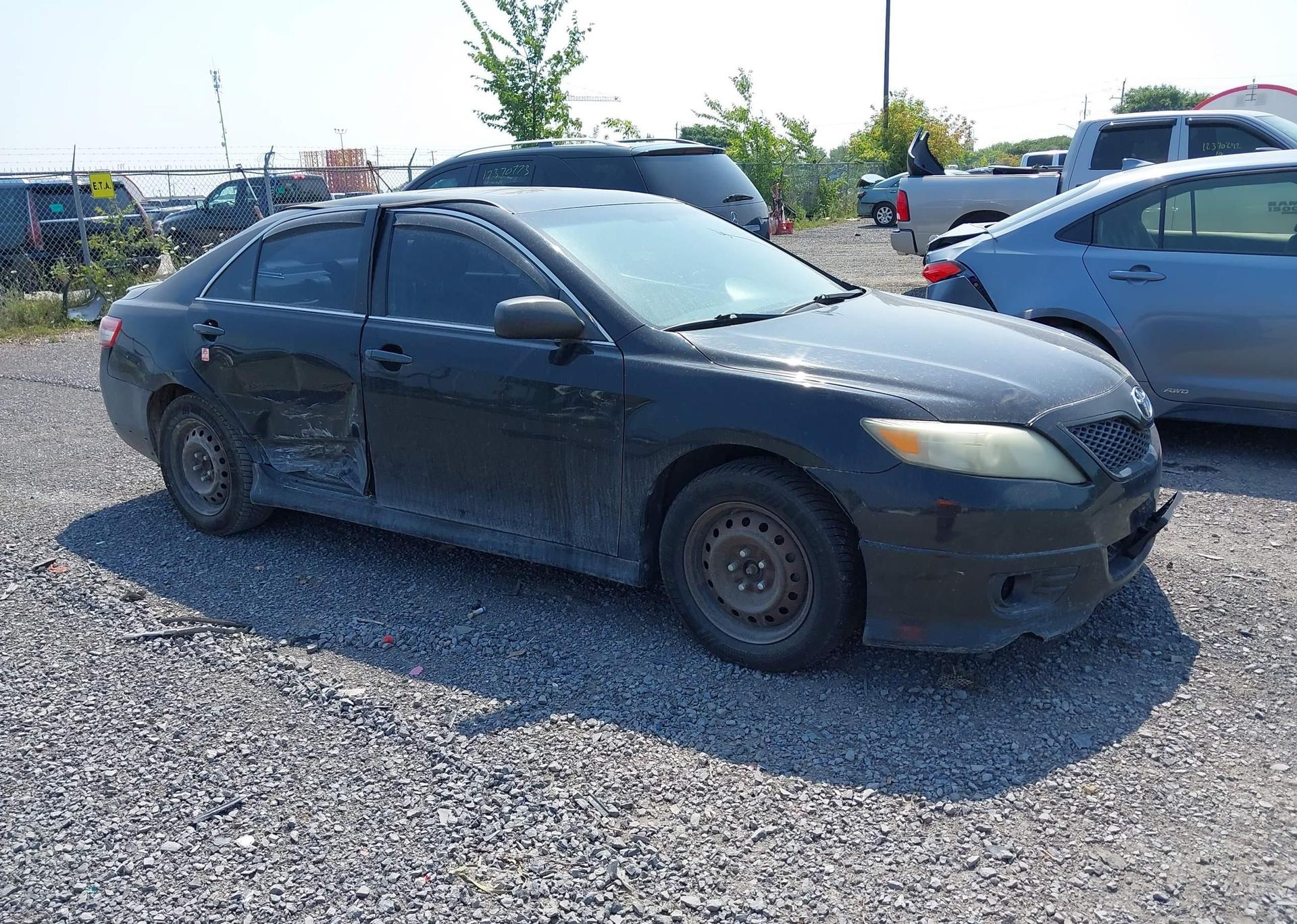 2011 TOYOTA CAMRY