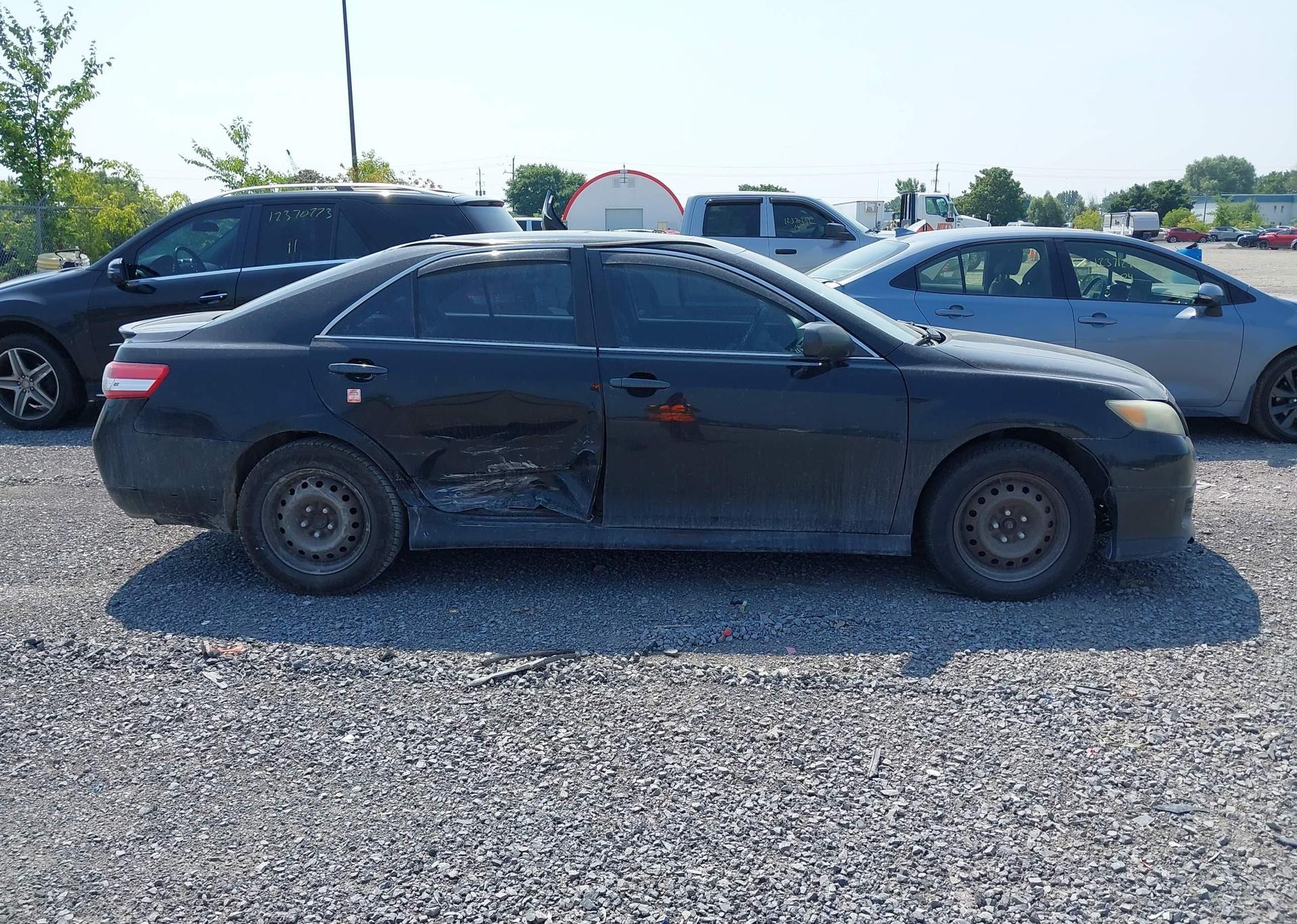 2011 TOYOTA CAMRY