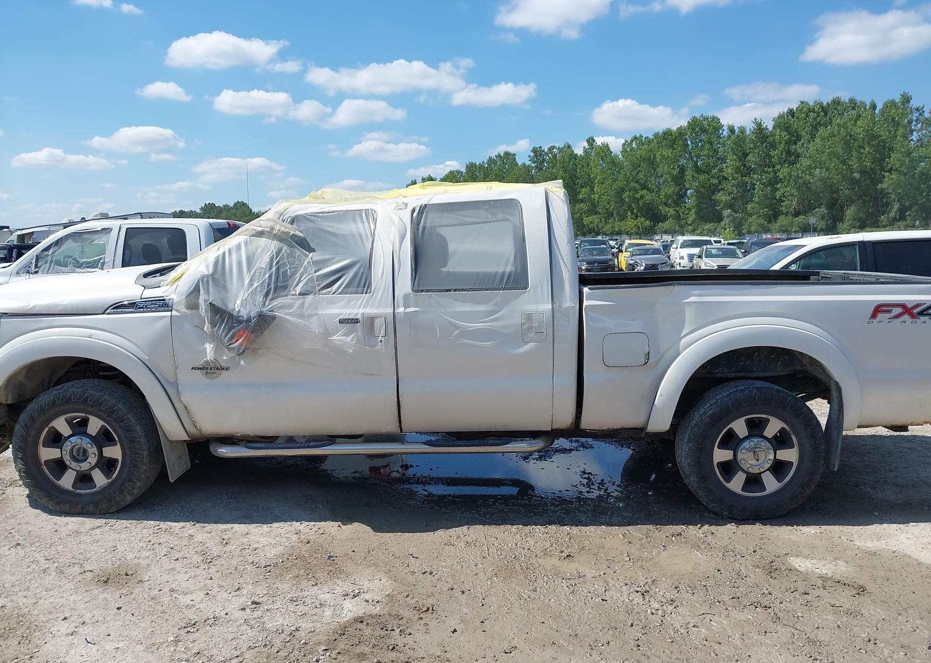 2016 FORD F-250 LARIAT