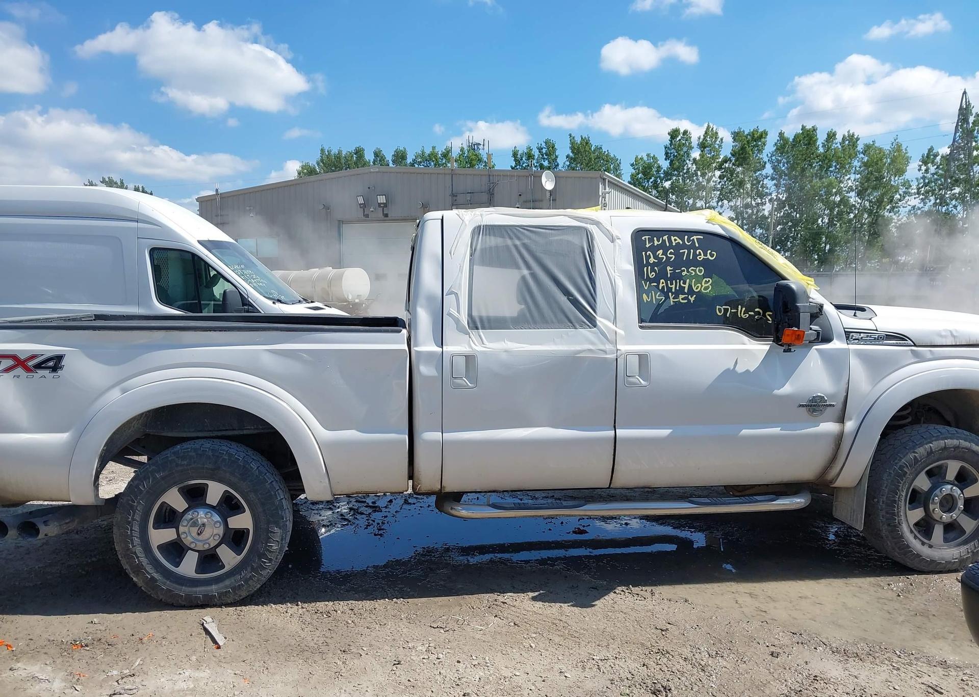 2016 FORD F-250 LARIAT