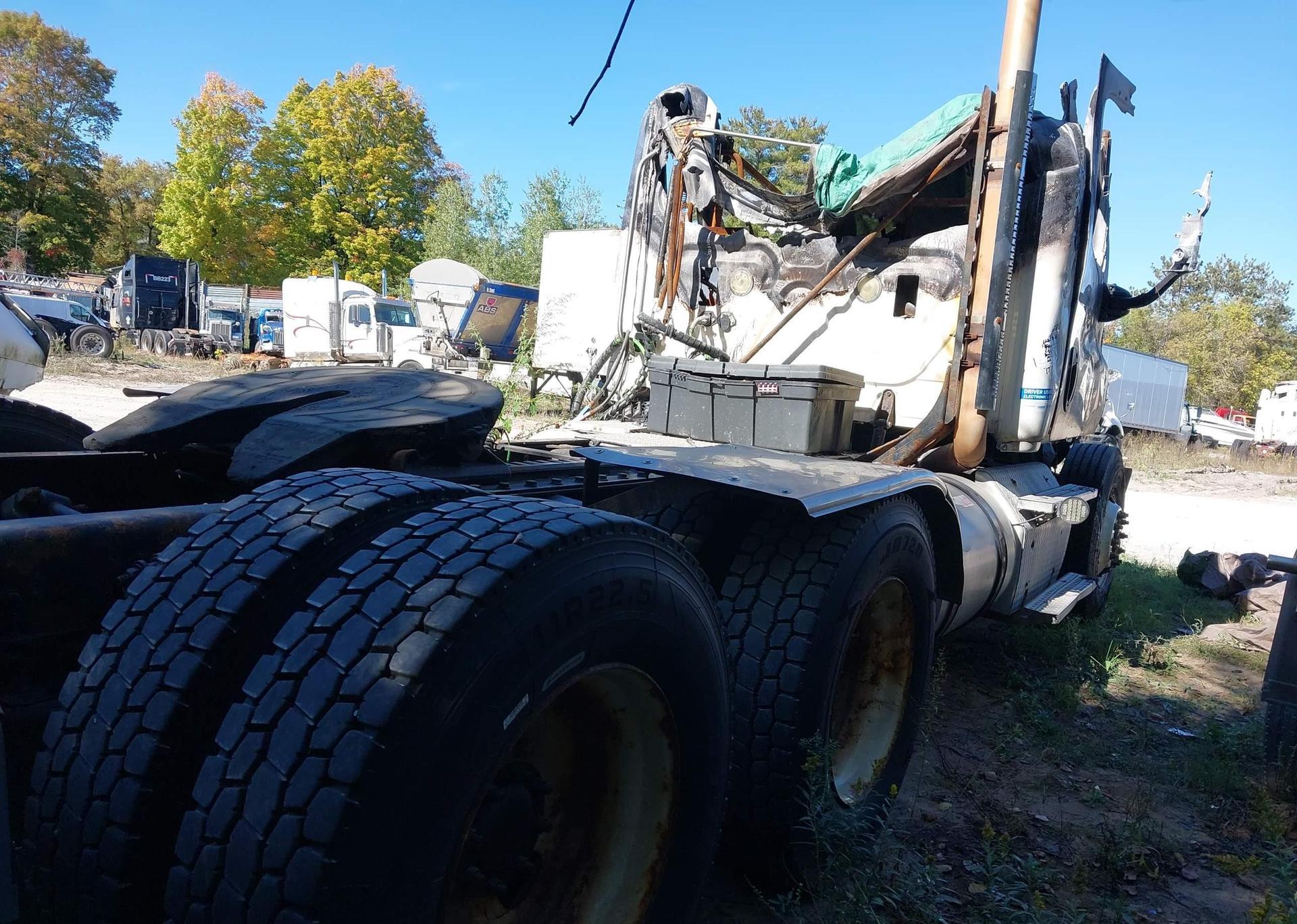 2012 FREIGHTLINER CASCADIA 125