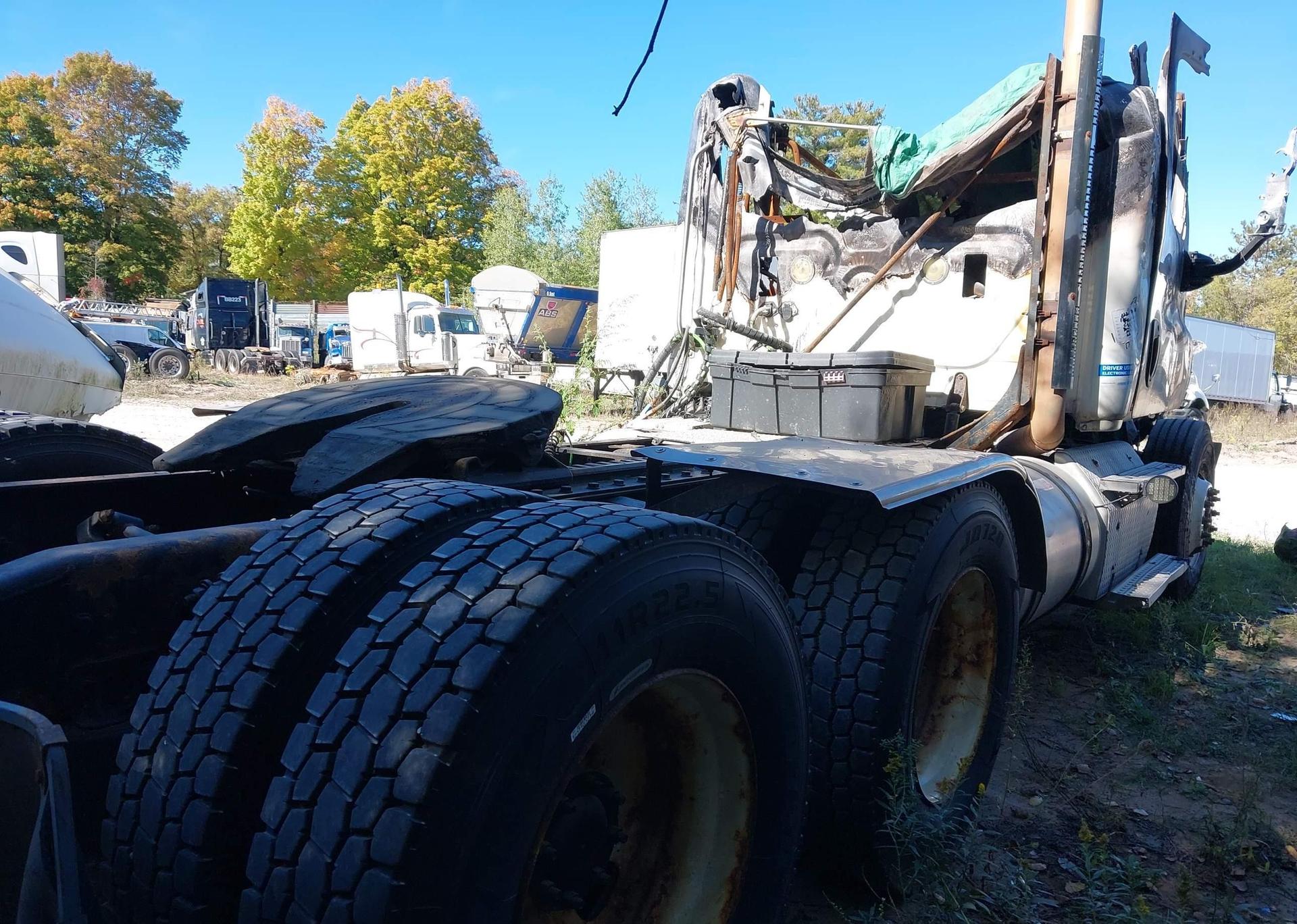2012 FREIGHTLINER CASCADIA 125